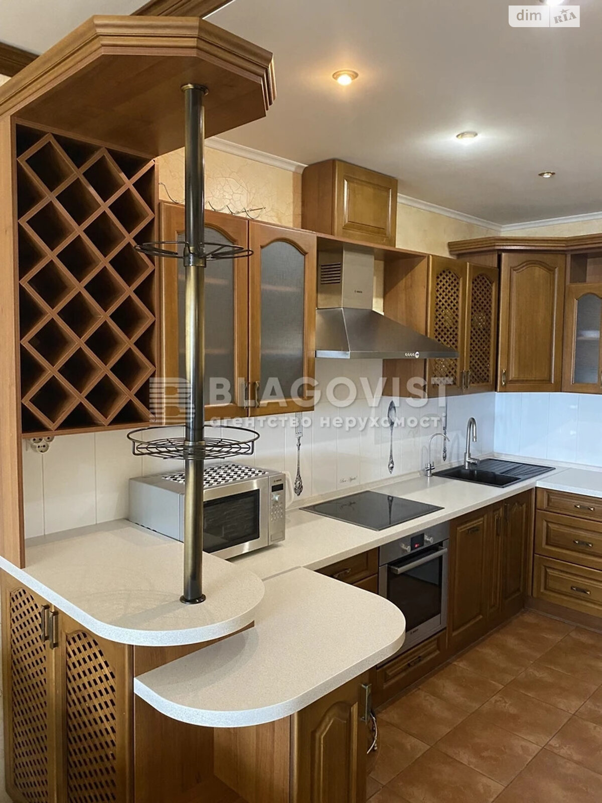 Продажа двухкомнатной квартиры в Киеве, на просп. Голосеевский 58, фото 1 Продажа двухкомнатной квартиры в Киеве, на просп. Голосеевский 58, фото 1