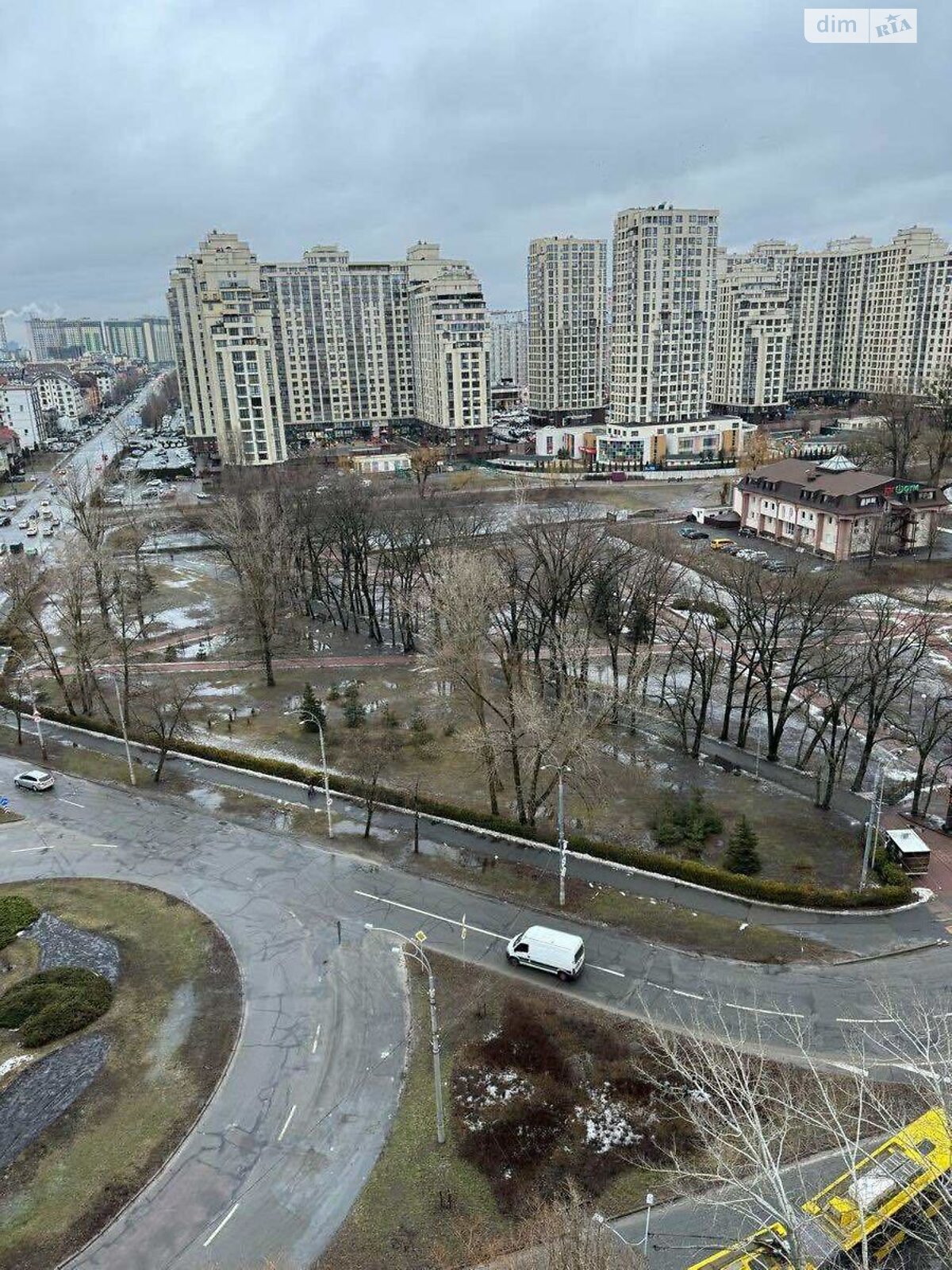 Продажа трехкомнатной квартиры в Киеве, на ул. Героев Мариуполя 11, район Голосеевский фото 1