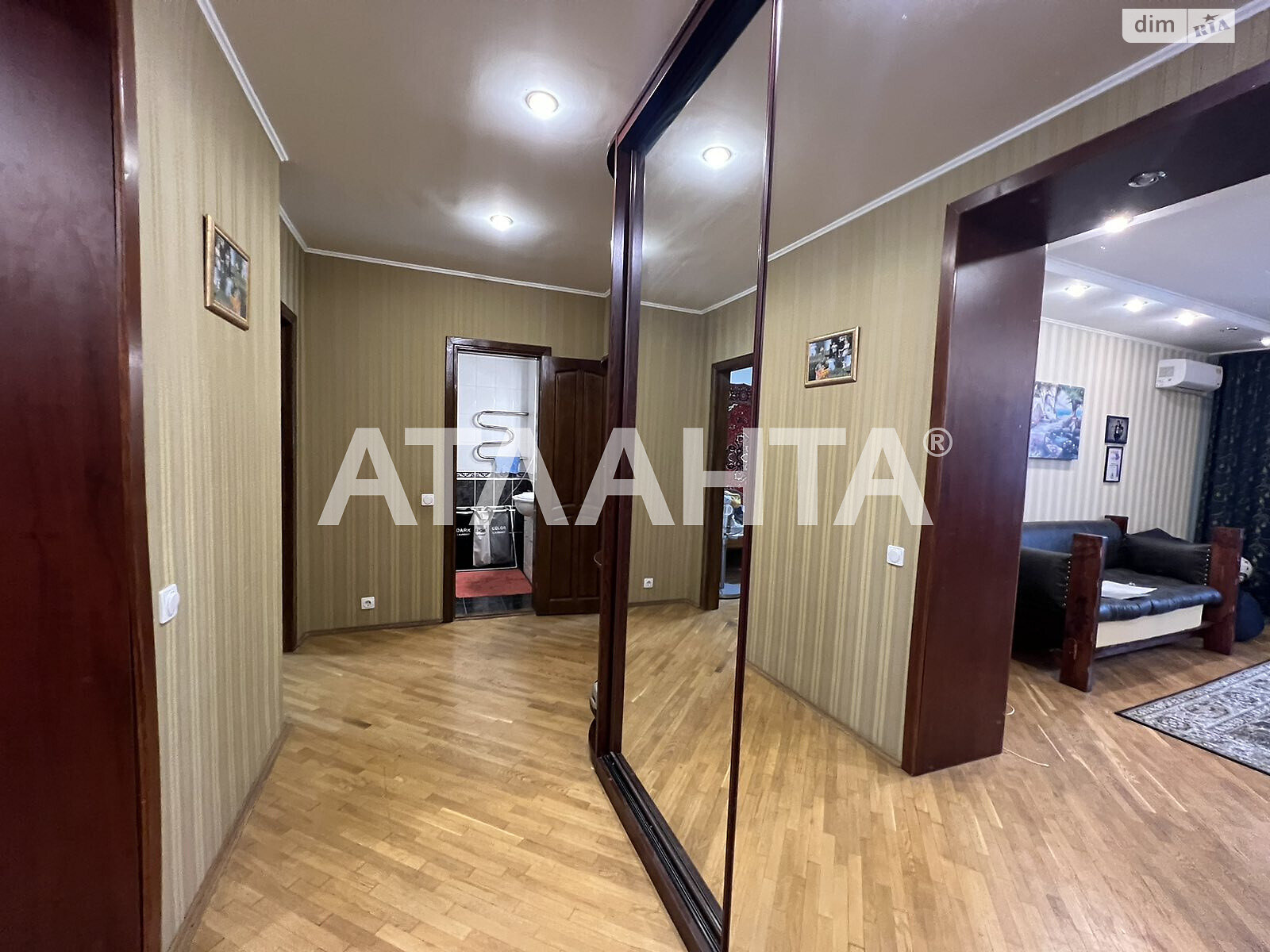 Продаж трикімнатної квартири в Києві, на вул. Степана Рудницького, район Голосіївський фото 1 Продаж трикімнатної квартири в Києві, на вул. Степана Рудницького, район Голосіївський фото 1