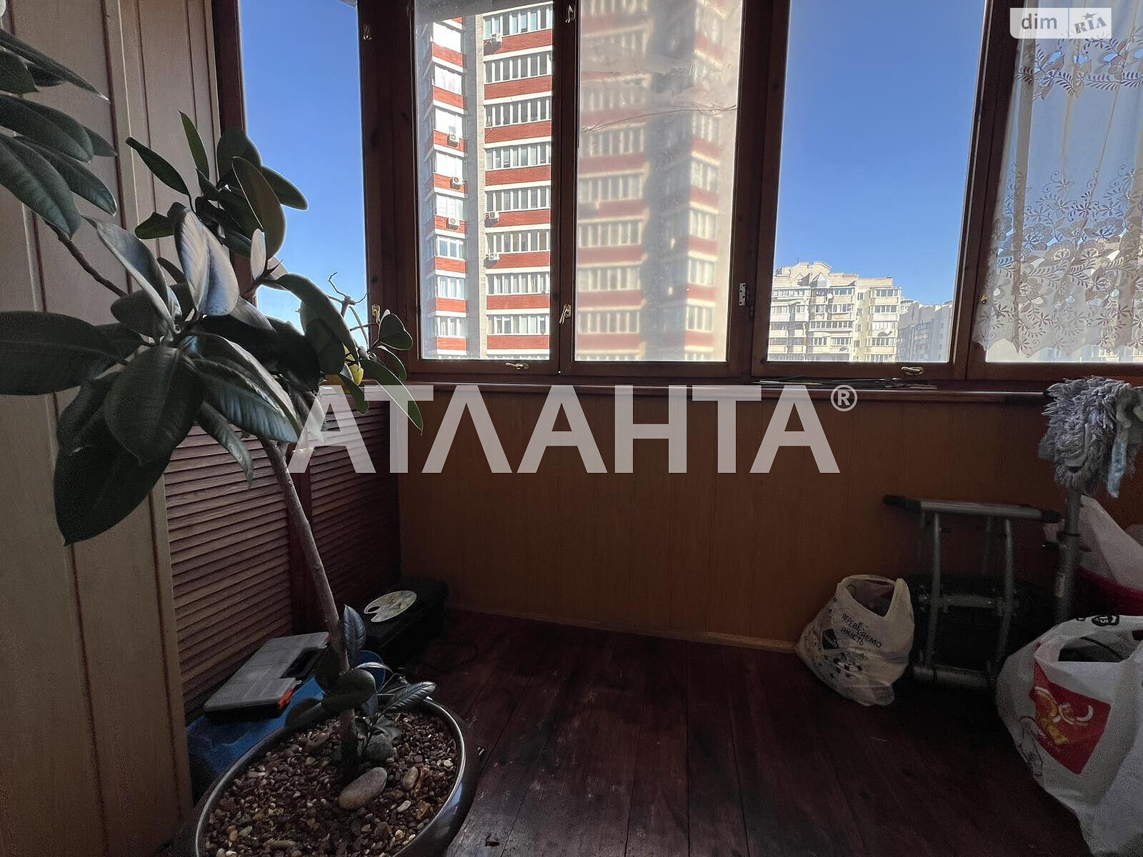 Продаж трикімнатної квартири в Києві, на вул. Степана Рудницького, район Голосіївський фото 1 Продаж трикімнатної квартири в Києві, на вул. Степана Рудницького, район Голосіївський фото 1