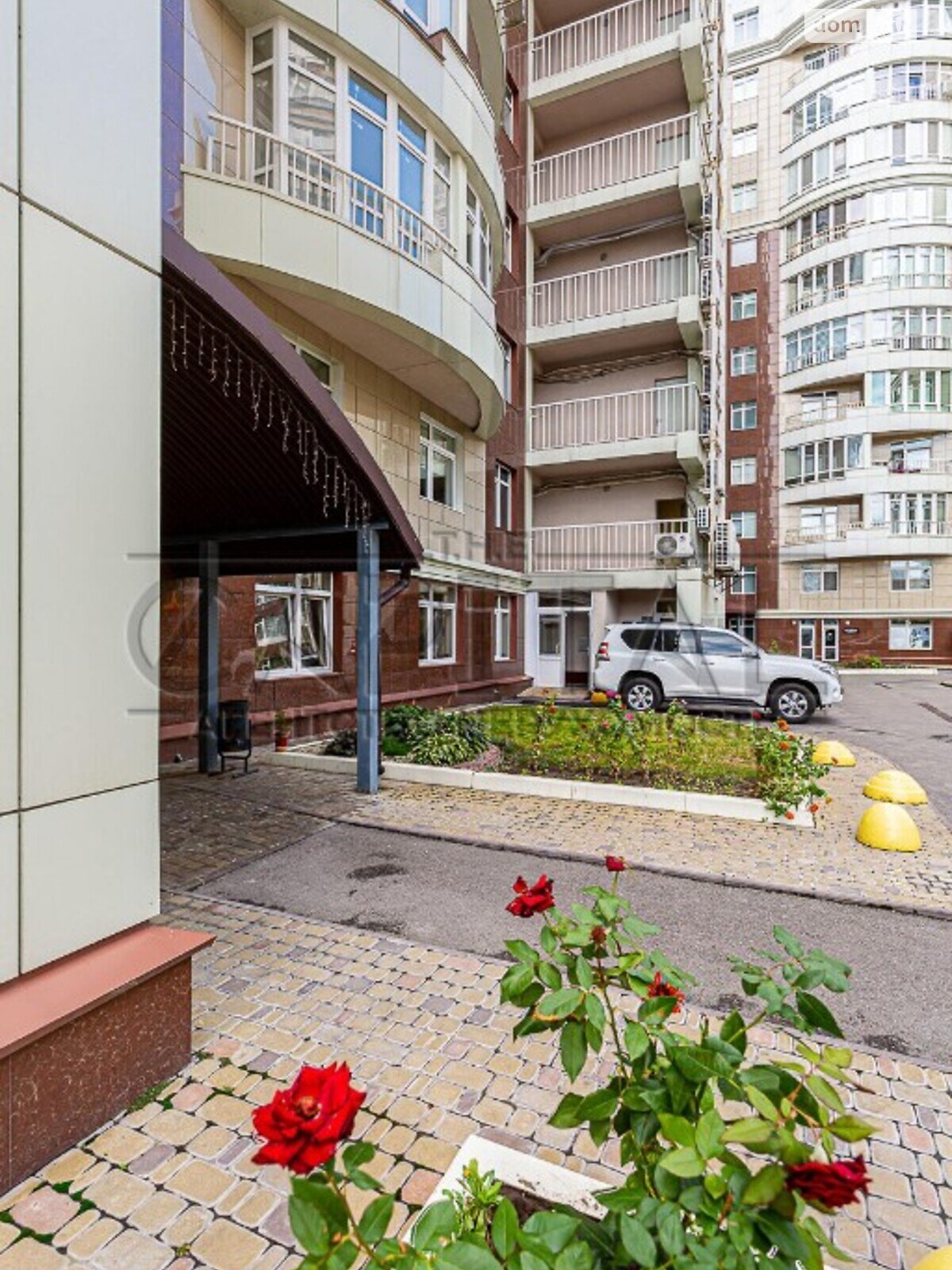 Продаж трикімнатної квартири в Києві, на вул. Антоновича 131, район Голосіївський фото 1