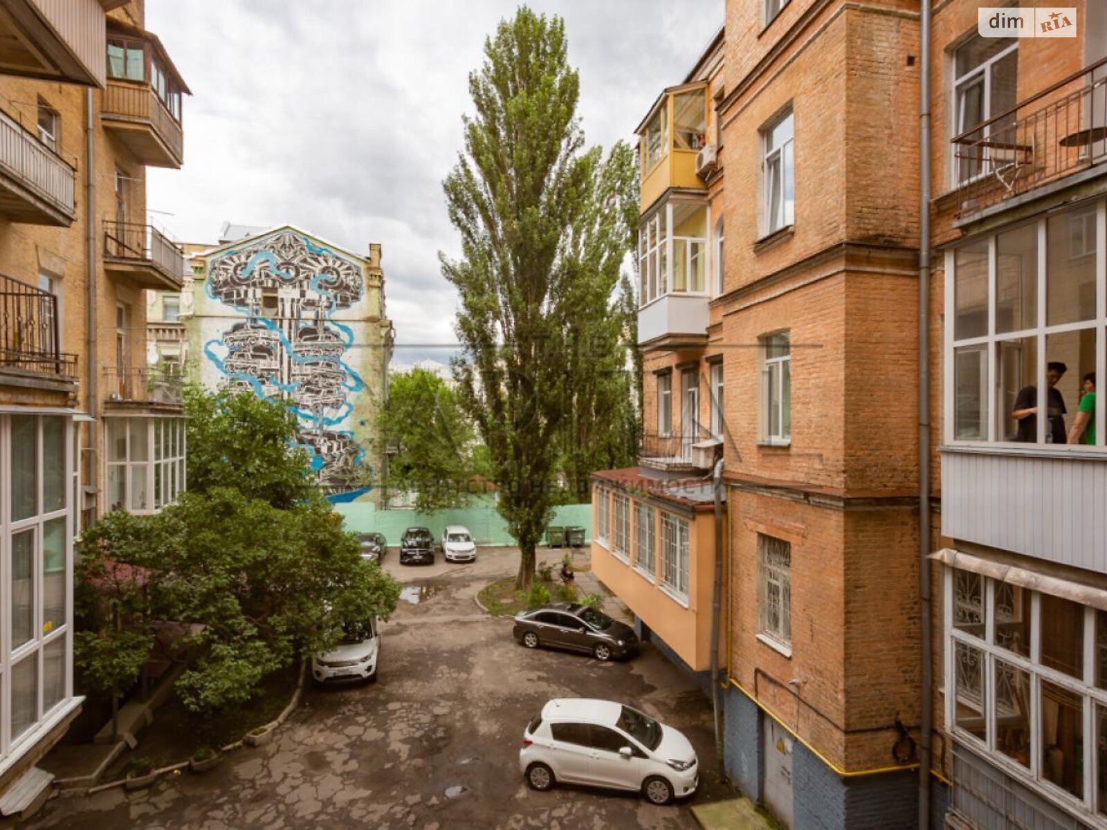 Продажа трехкомнатной квартиры в Киеве, на ул. Рейтарская 24, район Голосеевский фото 1 Продажа трехкомнатной квартиры в Киеве, на ул. Рейтарская 24, район Голосеевский фото 1