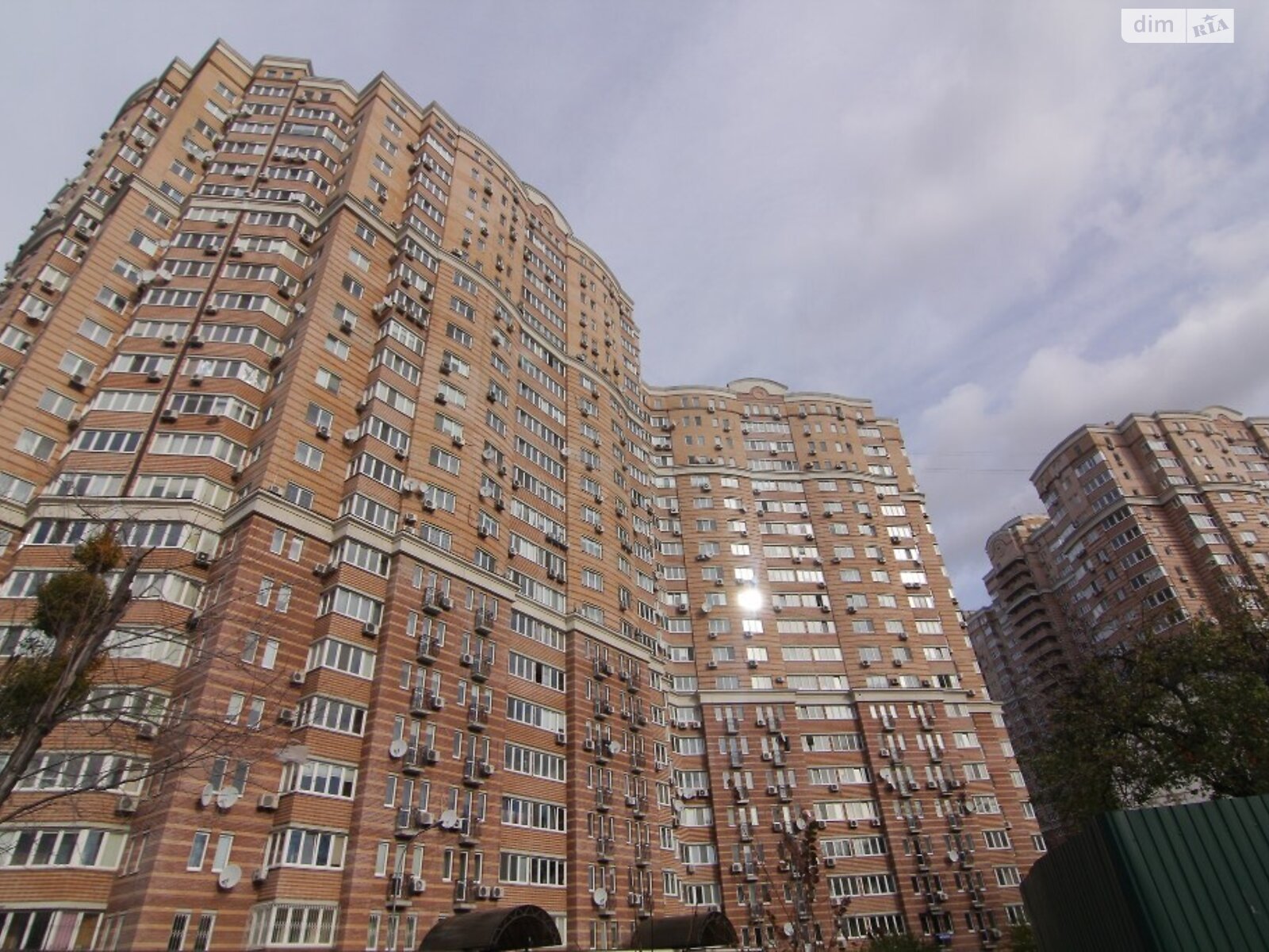 Продажа трехкомнатной квартиры в Киеве, на пл. Голосеевская 13А, район Голосеевский фото 1