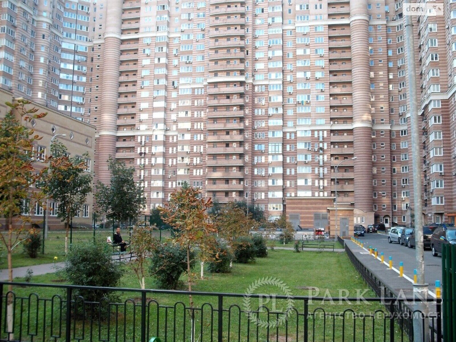 Продажа трехкомнатной квартиры в Киеве, на ул. Голосеевская 13Б, район Голосеевский фото 1