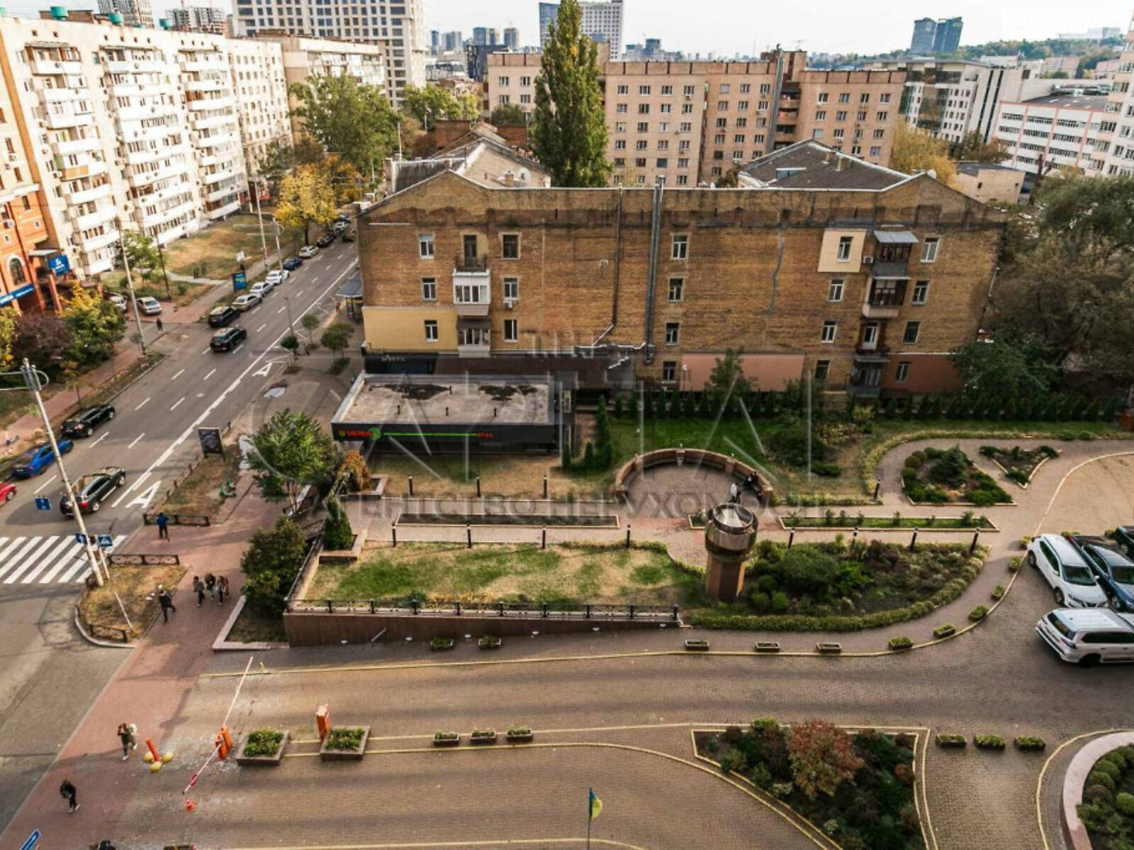 Продажа трехкомнатной квартиры в Киеве, на ул. Жилянская 59, район Голосеевский фото 1
