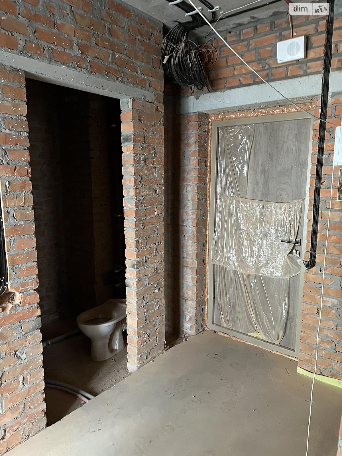 Продаж двокімнатної квартири в Києві, на вул. Академіка Заболотного 1Б, район Голосіївський фото 1 Продаж двокімнатної квартири в Києві, на вул. Академіка Заболотного 1Б, район Голосіївський фото 1