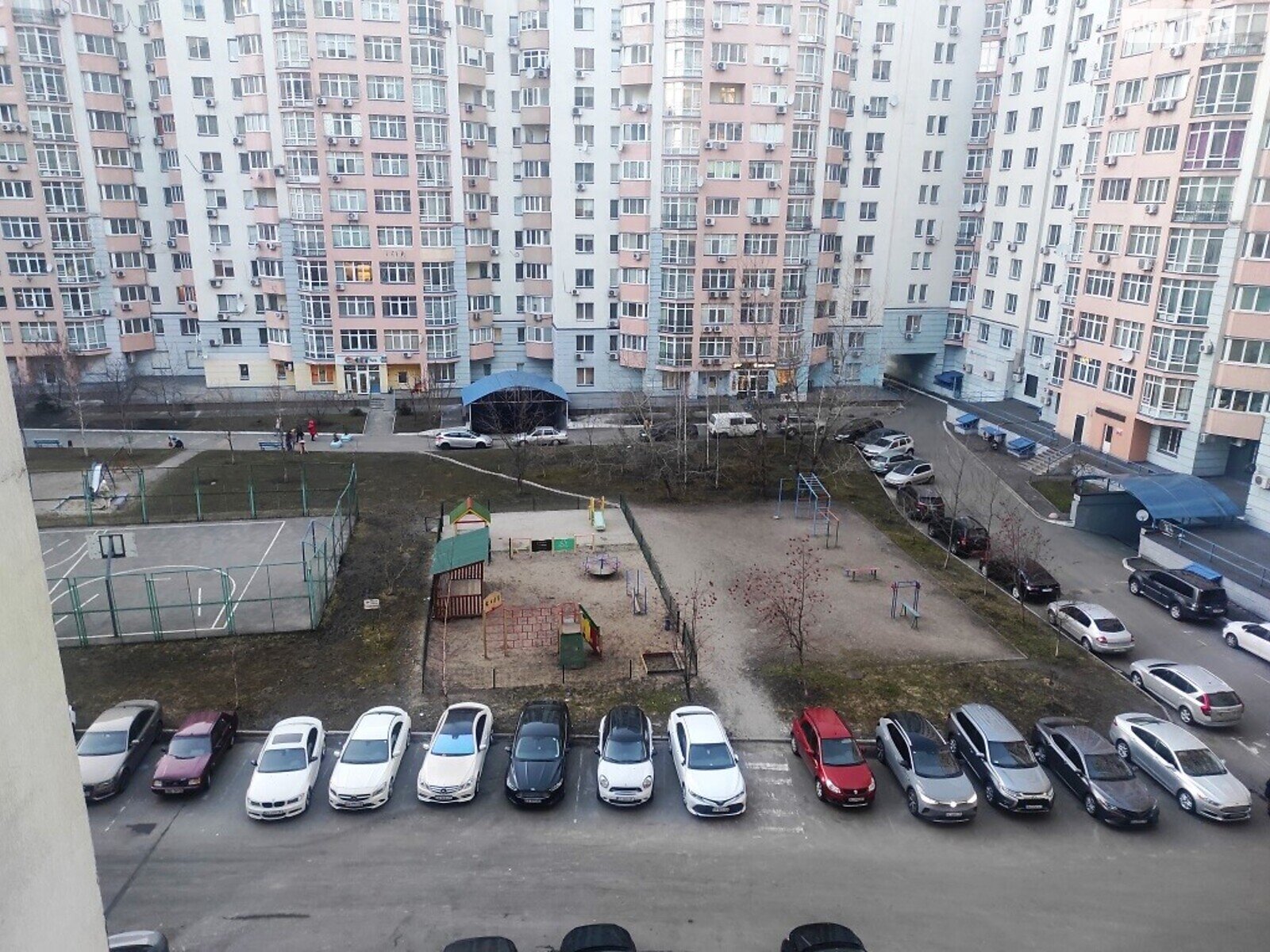 Продаж трикімнатної квартири в Києві, на вул. Юлії Здановської 52/3, район Голосіївський фото 1 Продаж трикімнатної квартири в Києві, на вул. Юлії Здановської 52/3, район Голосіївський фото 1