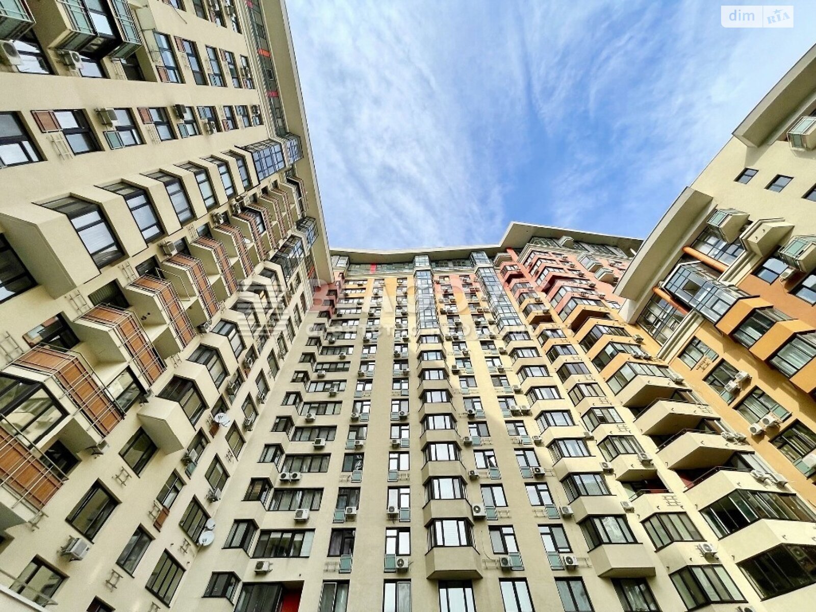 Продажа трехкомнатной квартиры в Киеве, на ул. Ломоносова 73-79, район Голосеевский фото 1