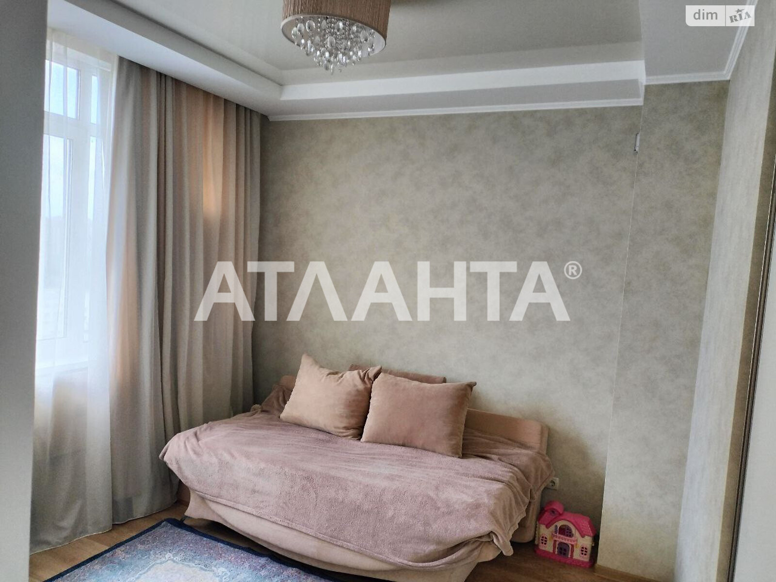 Продаж трикімнатної квартири в Києві, на вул. Юлії Здановської, район Голосіївський фото 1 Продаж трикімнатної квартири в Києві, на вул. Юлії Здановської, район Голосіївський фото 1