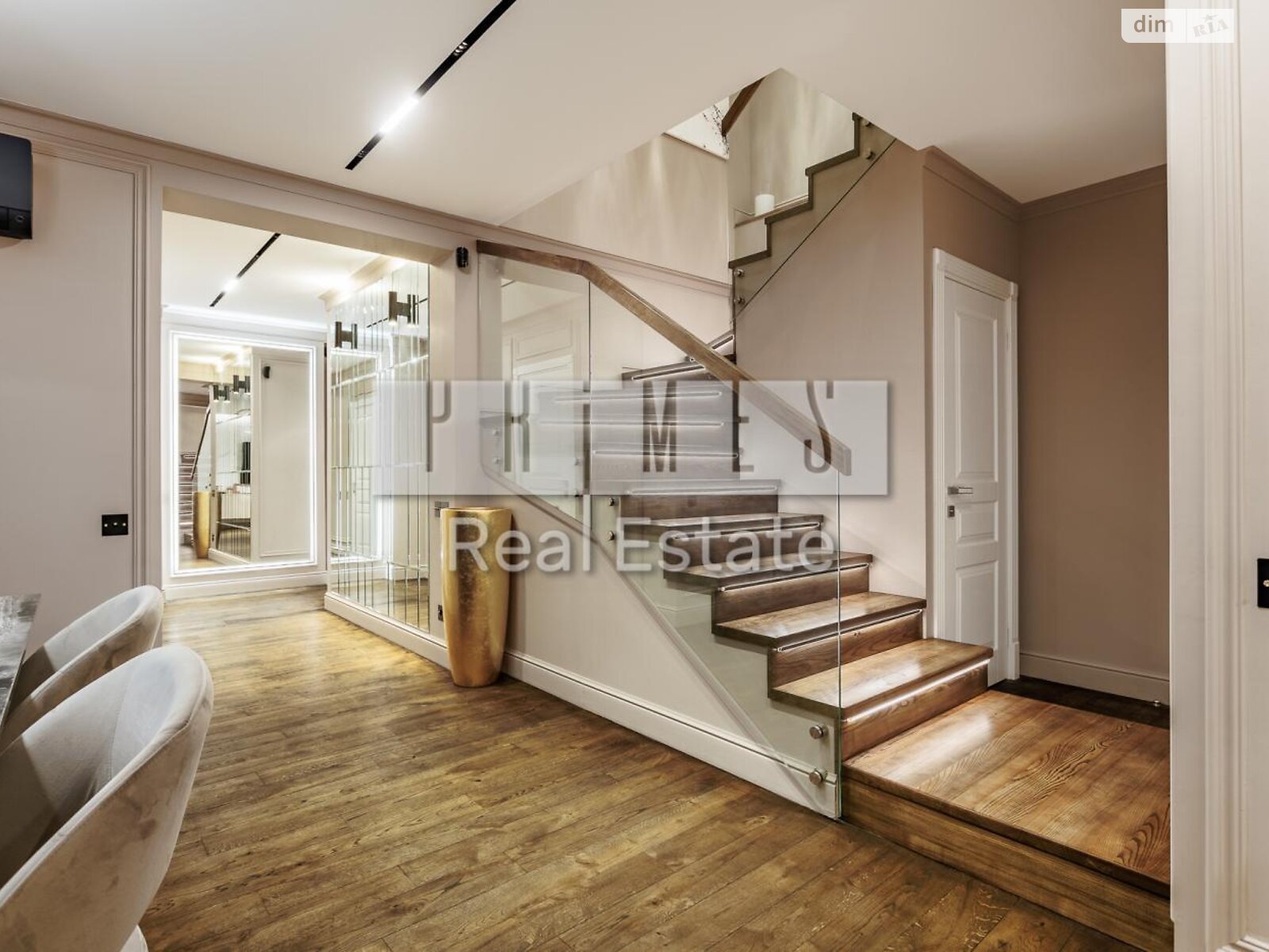 Продажа четырехкомнатной квартиры в Киеве, на ул. Михаила Максимовича 3Г, район Голосеевский фото 1 Продажа четырехкомнатной квартиры в Киеве, на ул. Михаила Максимовича 3Г, район Голосеевский фото 1