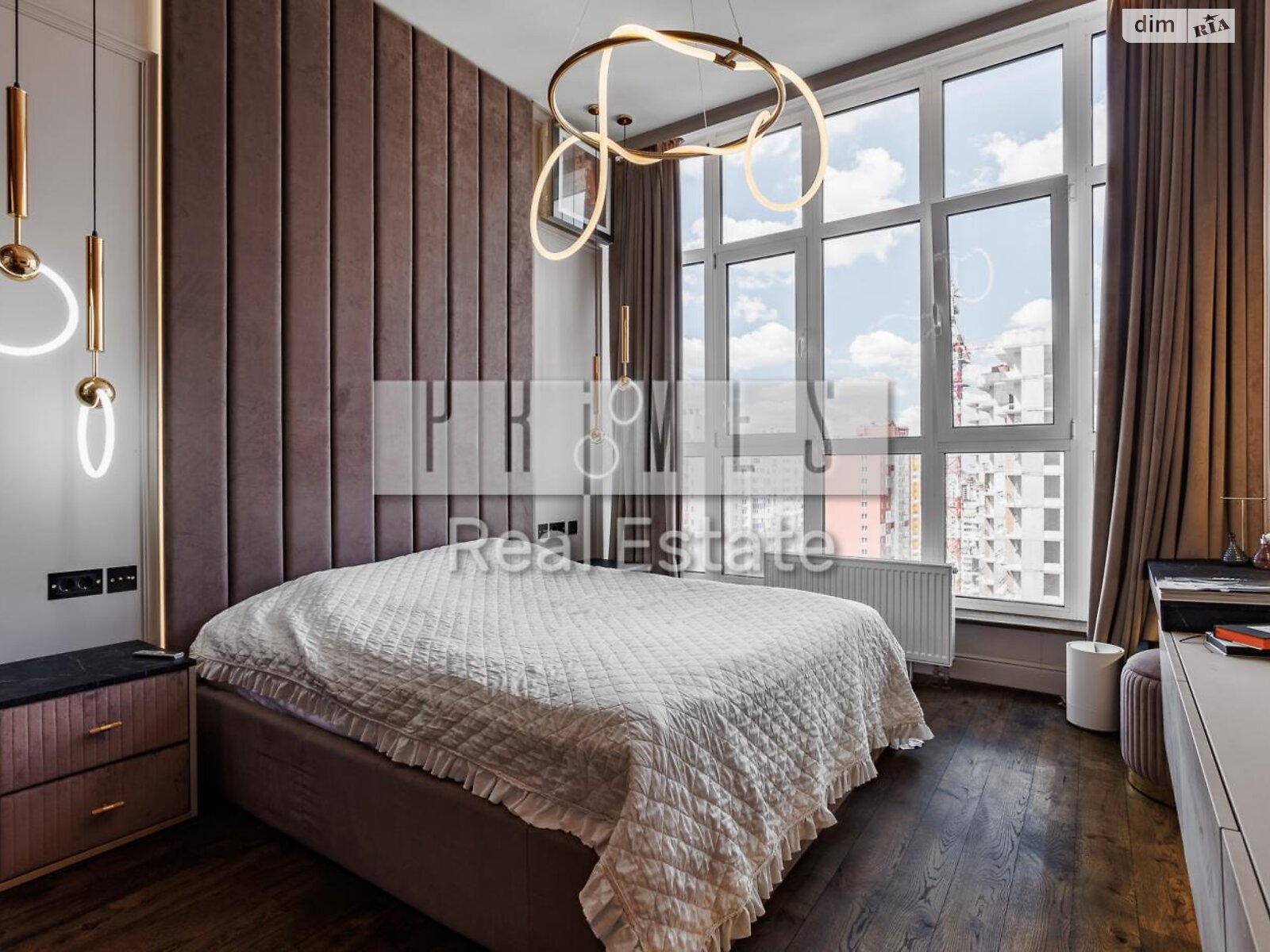 Продажа четырехкомнатной квартиры в Киеве, на ул. Михаила Максимовича 3Г, район Голосеевский фото 1 Продажа четырехкомнатной квартиры в Киеве, на ул. Михаила Максимовича 3Г, район Голосеевский фото 1