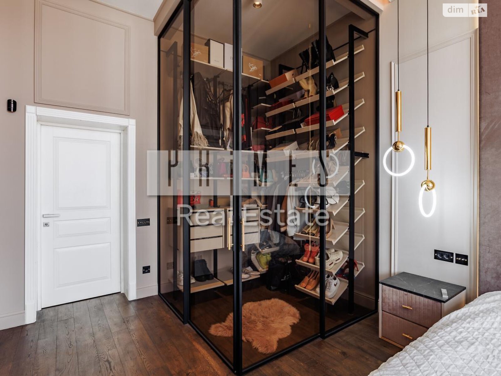 Продажа четырехкомнатной квартиры в Киеве, на ул. Михаила Максимовича 3Г, район Голосеевский фото 1 Продажа четырехкомнатной квартиры в Киеве, на ул. Михаила Максимовича 3Г, район Голосеевский фото 1