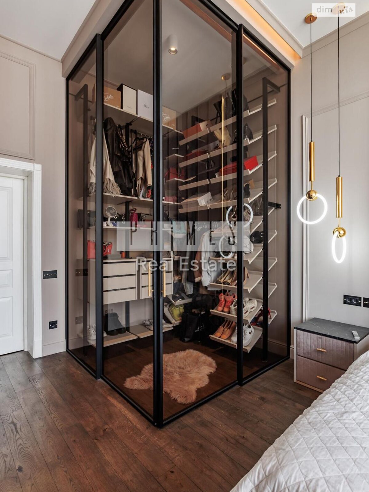 Продажа четырехкомнатной квартиры в Киеве, на ул. Михаила Максимовича 3Г, район Голосеевский фото 1 Продажа четырехкомнатной квартиры в Киеве, на ул. Михаила Максимовича 3Г, район Голосеевский фото 1