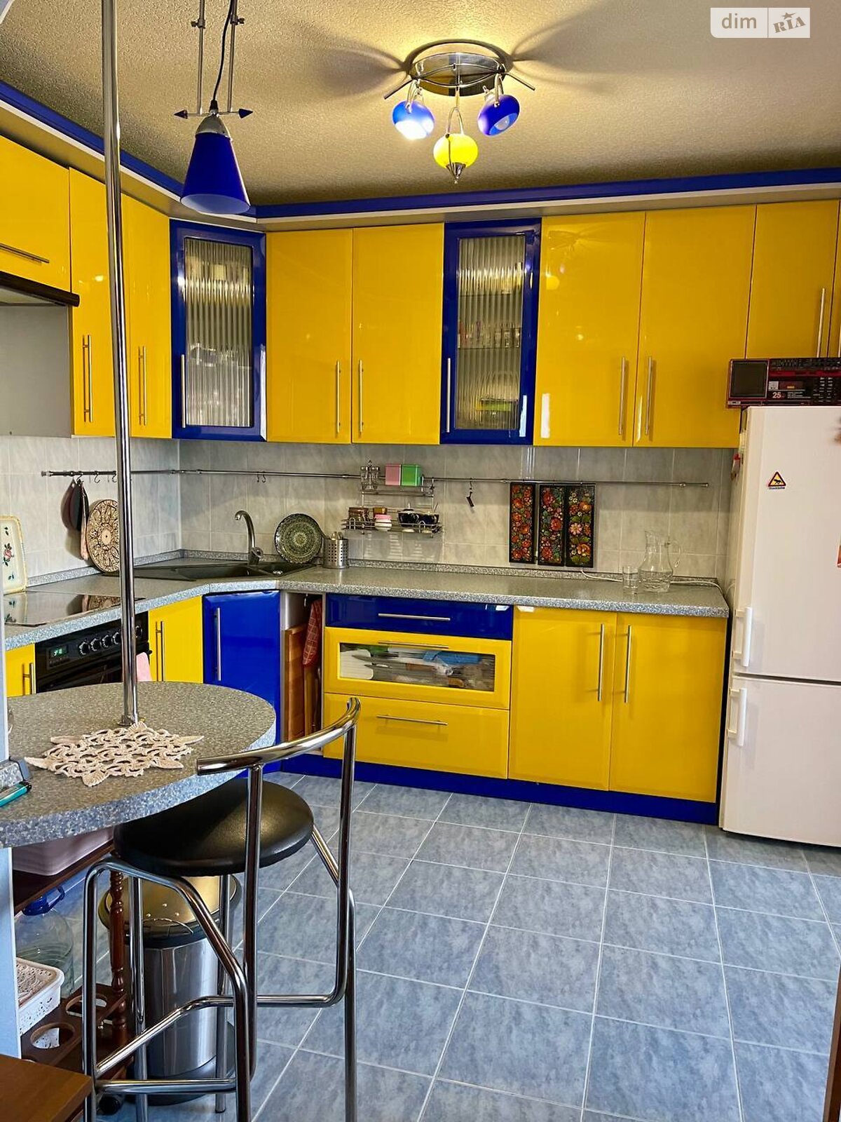 Продаж трикімнатної квартири в Києві, на просп. Науки 94/5, район Голосіївський фото 1 Продаж трикімнатної квартири в Києві, на просп. Науки 94/5, район Голосіївський фото 1