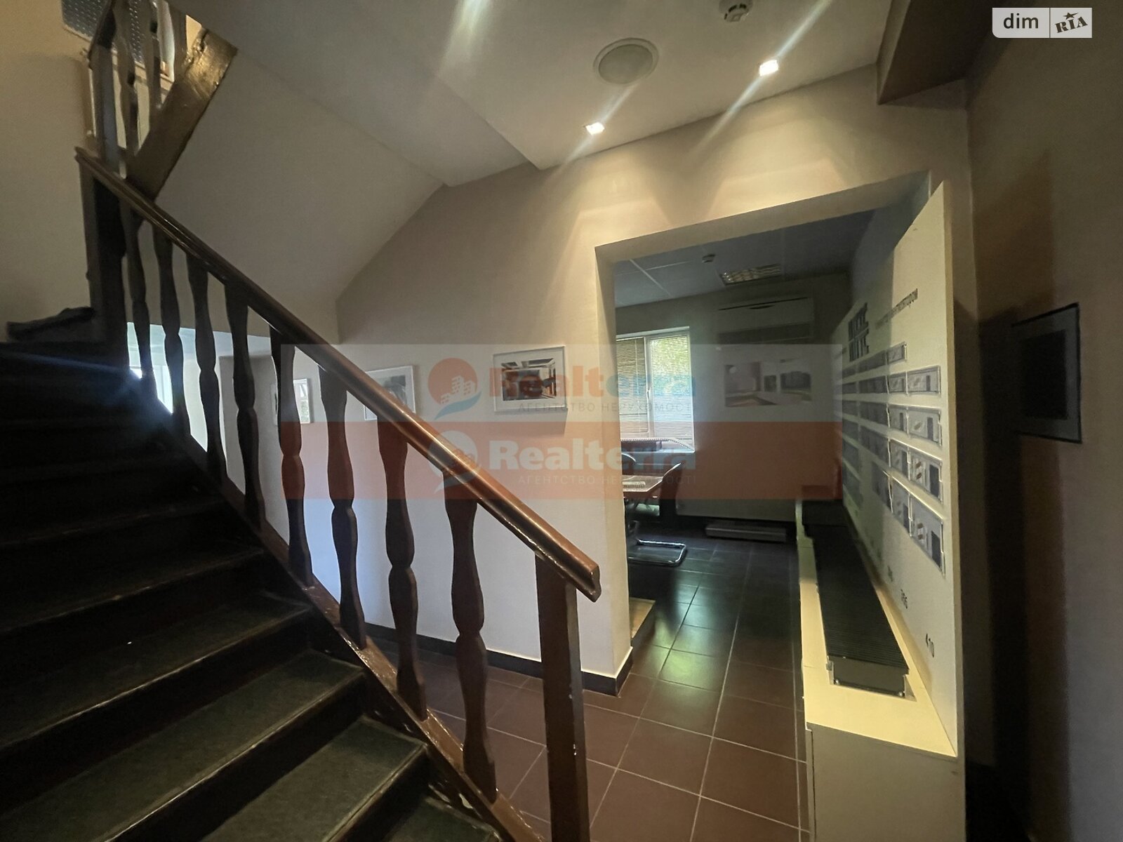 Продажа пятикомнатной квартиры в Киеве, на просп. Науки 42/1 корпус 4, район Голосеевский фото 1 Продажа пятикомнатной квартиры в Киеве, на просп. Науки 42/1 корпус 4, район Голосеевский фото 1