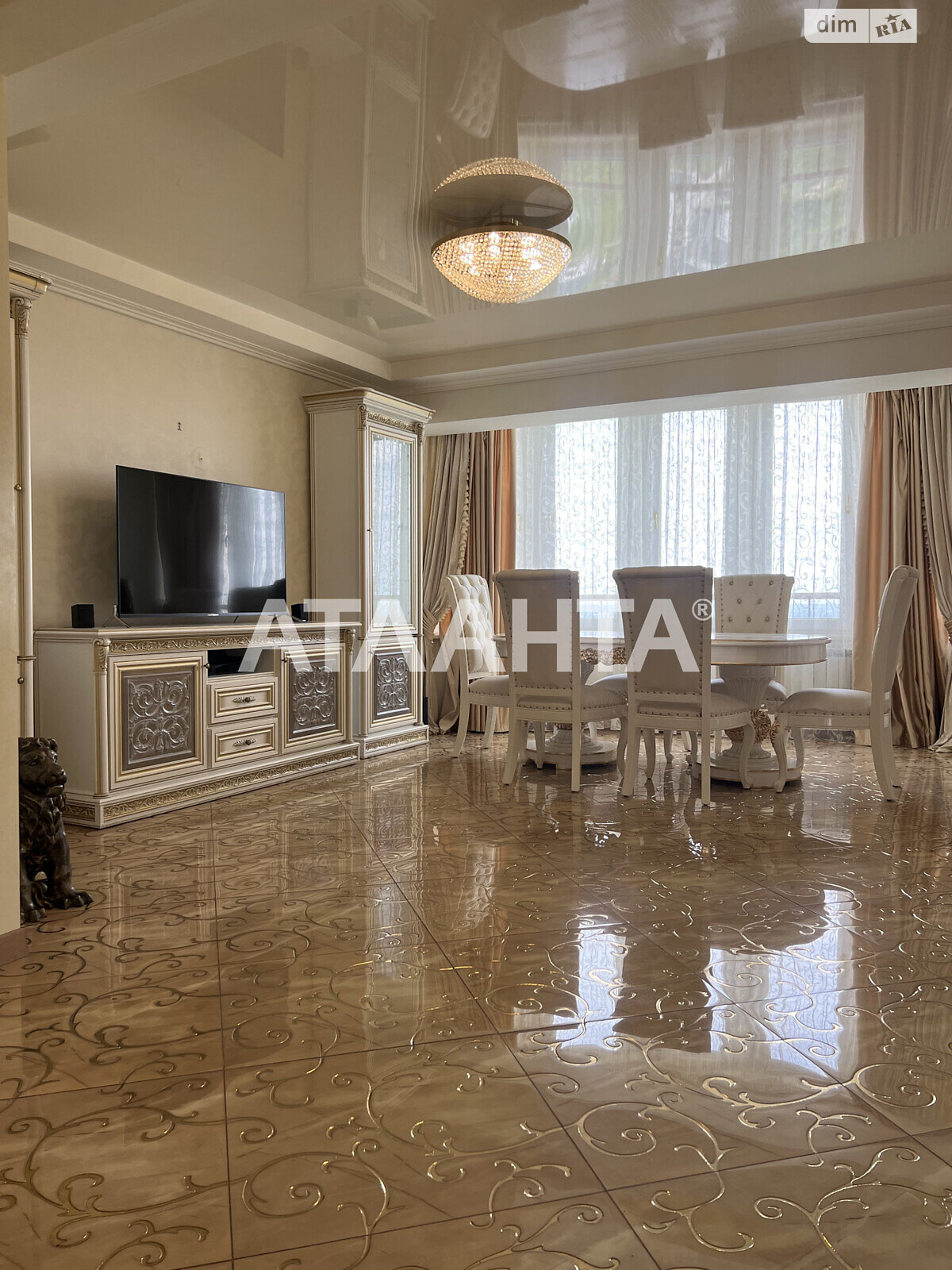 Продажа четырехкомнатной квартиры в Киеве, на просп. Науки, кв. 777, район Мышеловка фото 1