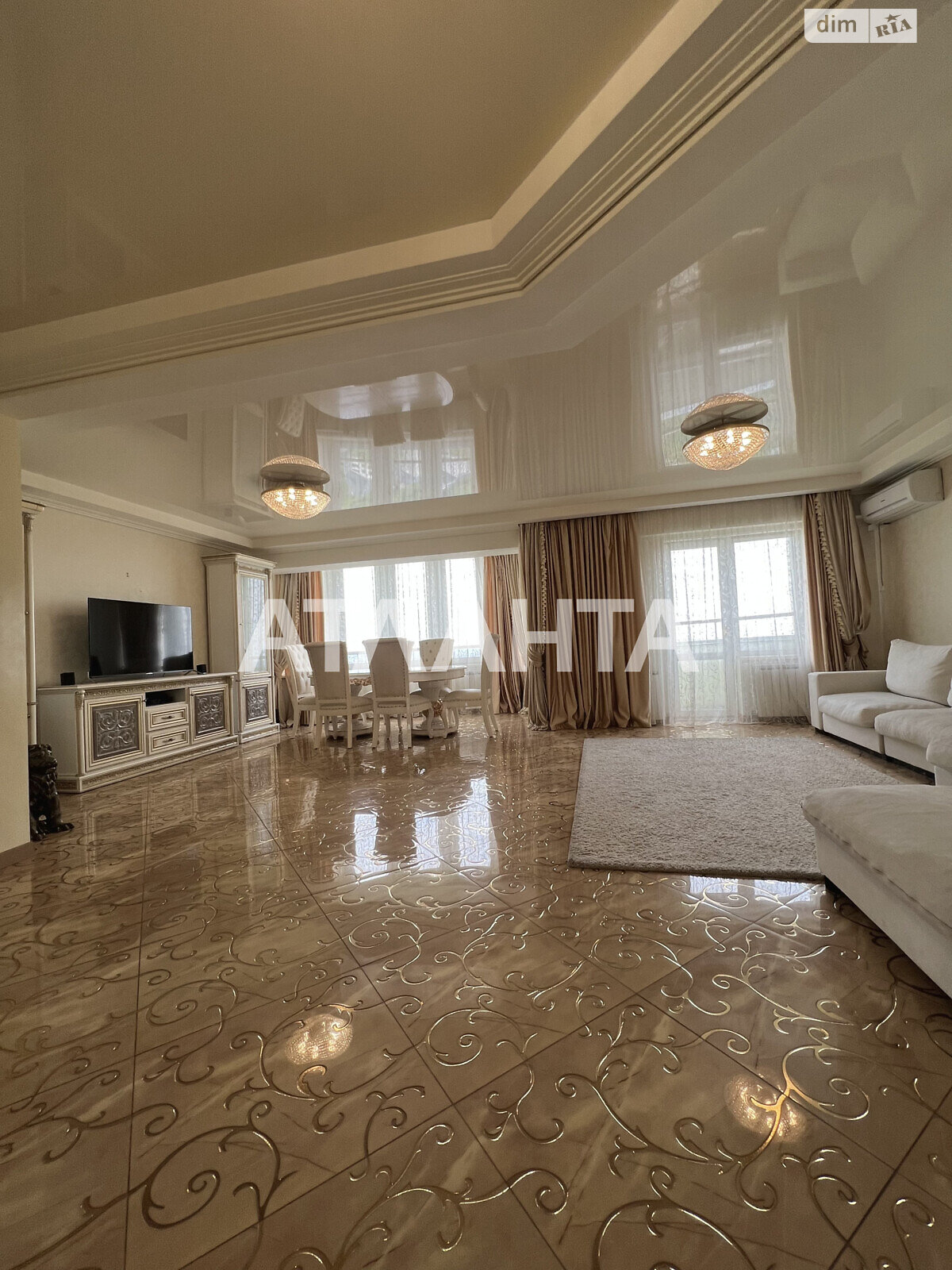 Продажа четырехкомнатной квартиры в Киеве, на просп. Науки, кв. 777, район Мышеловка фото 1