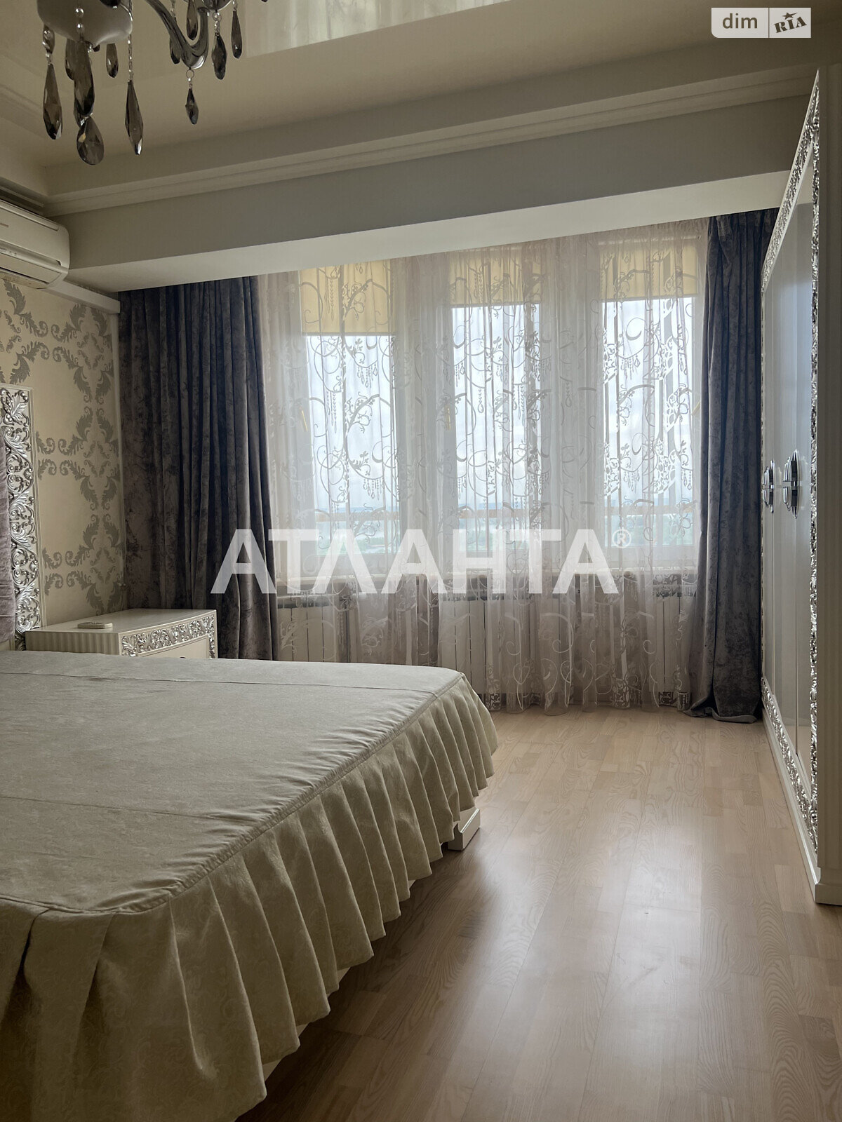 Продажа четырехкомнатной квартиры в Киеве, на просп. Науки, кв. 777, район Мышеловка фото 1