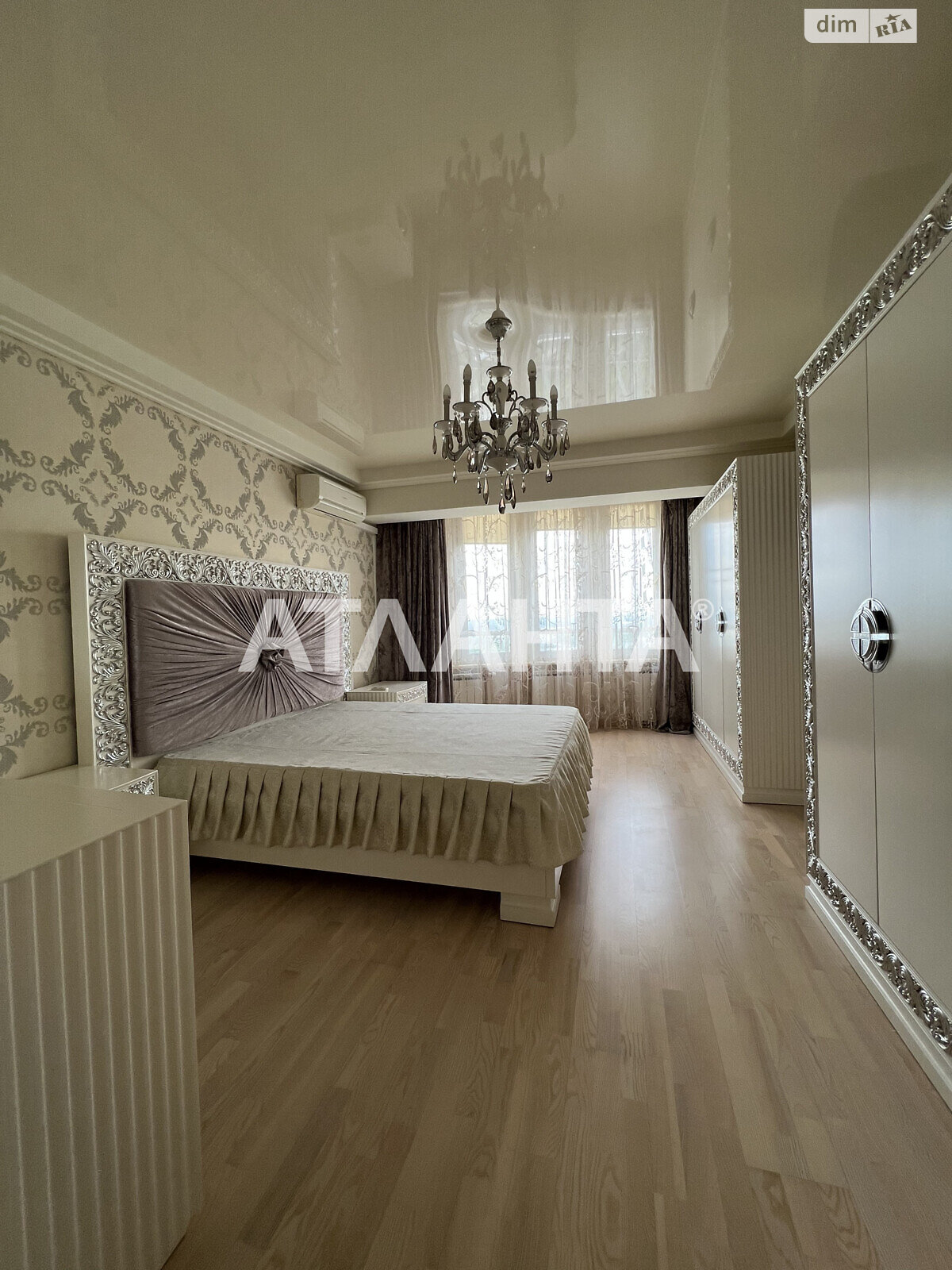 Продажа четырехкомнатной квартиры в Киеве, на просп. Науки, кв. 777, район Мышеловка фото 1