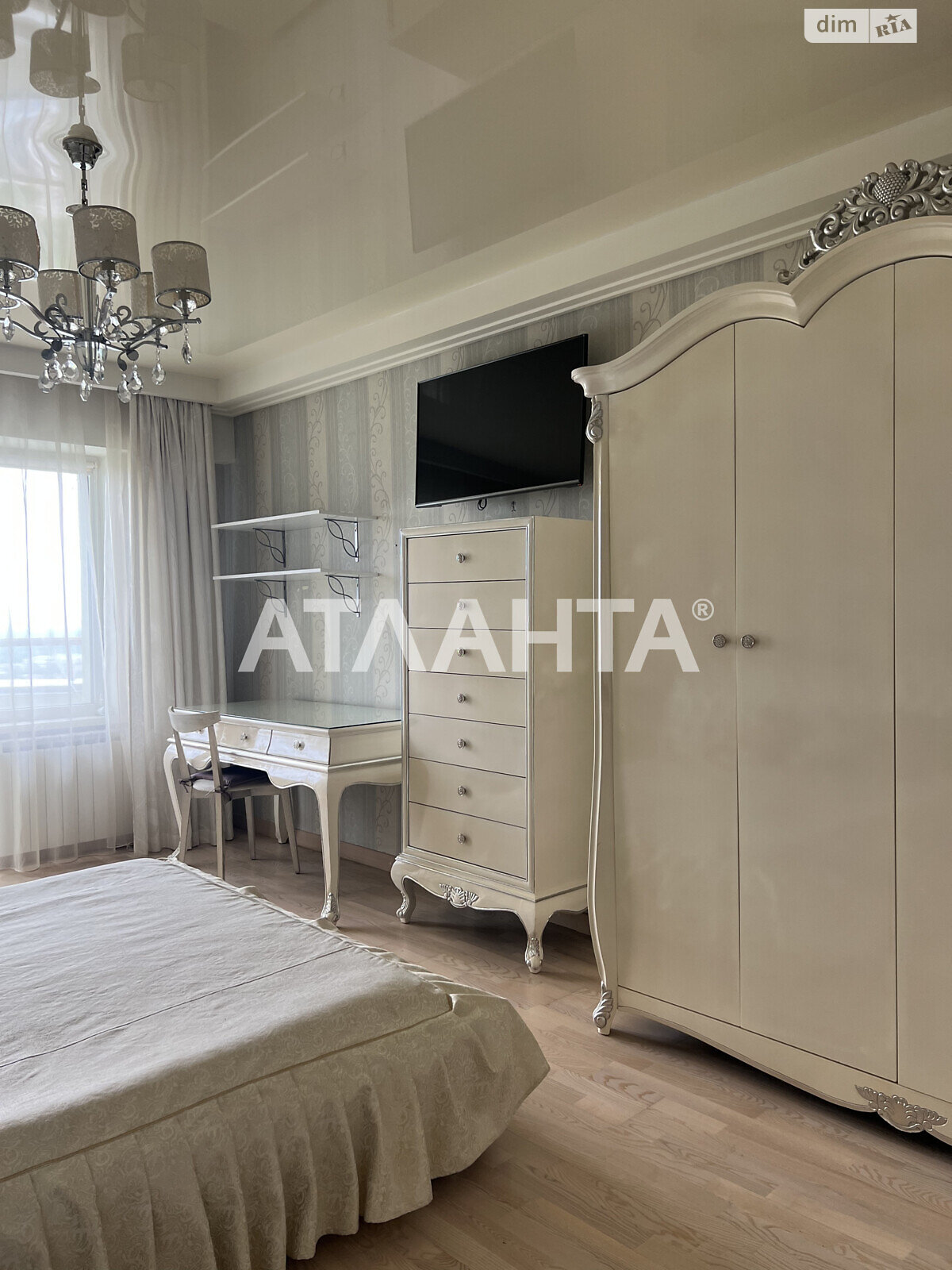 Продажа четырехкомнатной квартиры в Киеве, на просп. Науки, кв. 777, район Мышеловка фото 1