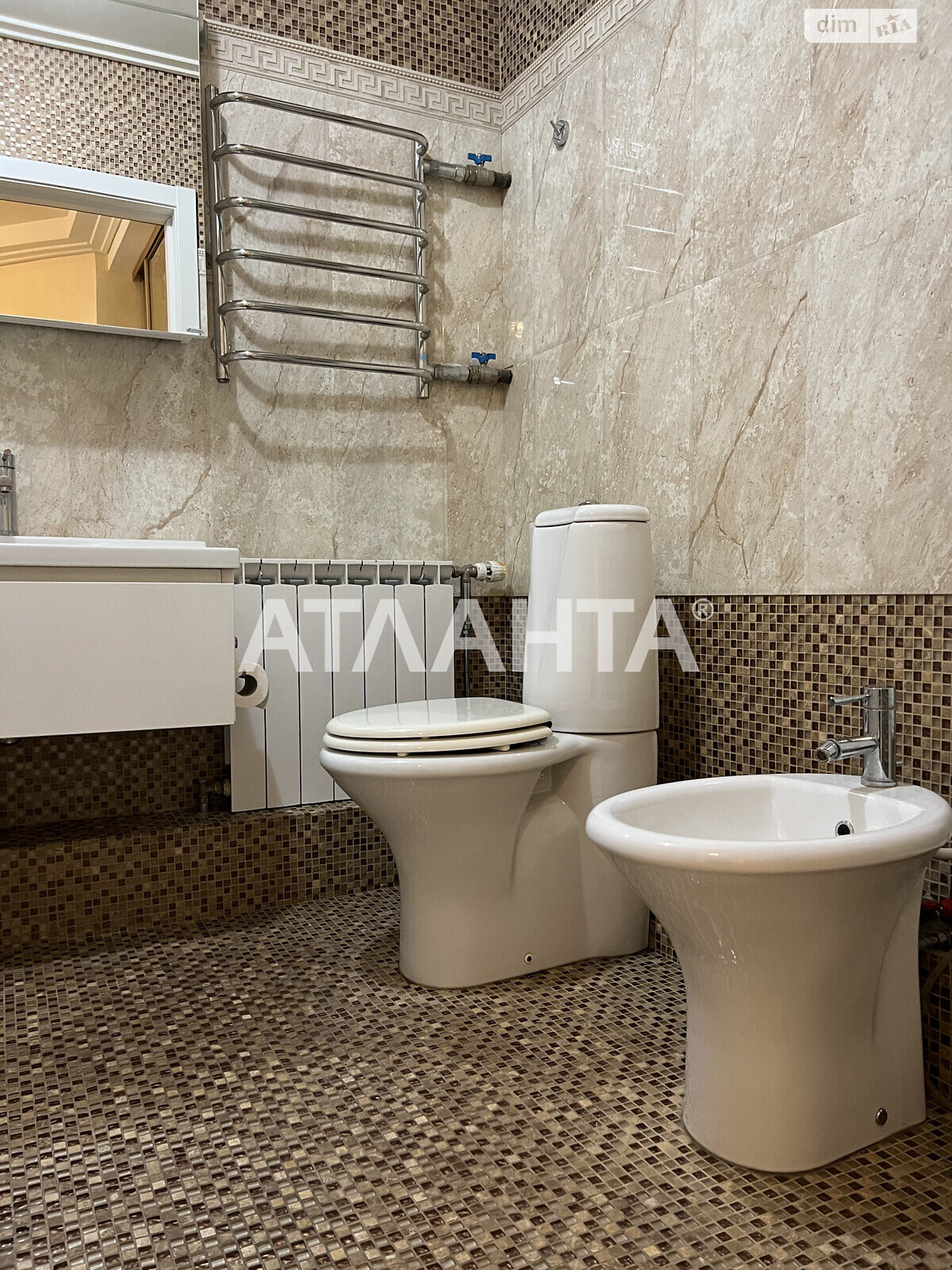 Продажа четырехкомнатной квартиры в Киеве, на просп. Науки, кв. 777, район Мышеловка фото 1