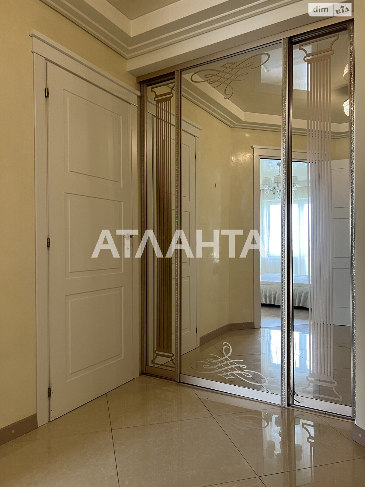 Продажа четырехкомнатной квартиры в Киеве, на просп. Науки, кв. 777, район Мышеловка фото 1