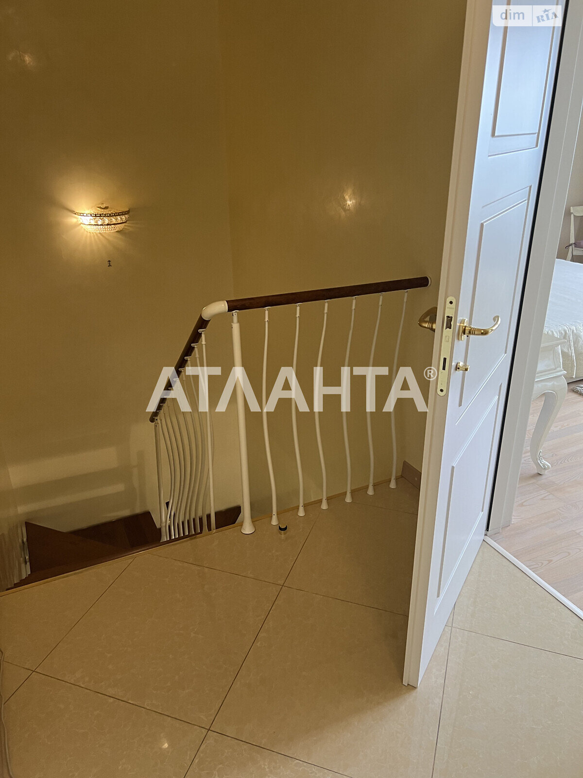 Продажа четырехкомнатной квартиры в Киеве, на просп. Науки, кв. 777, район Мышеловка фото 1