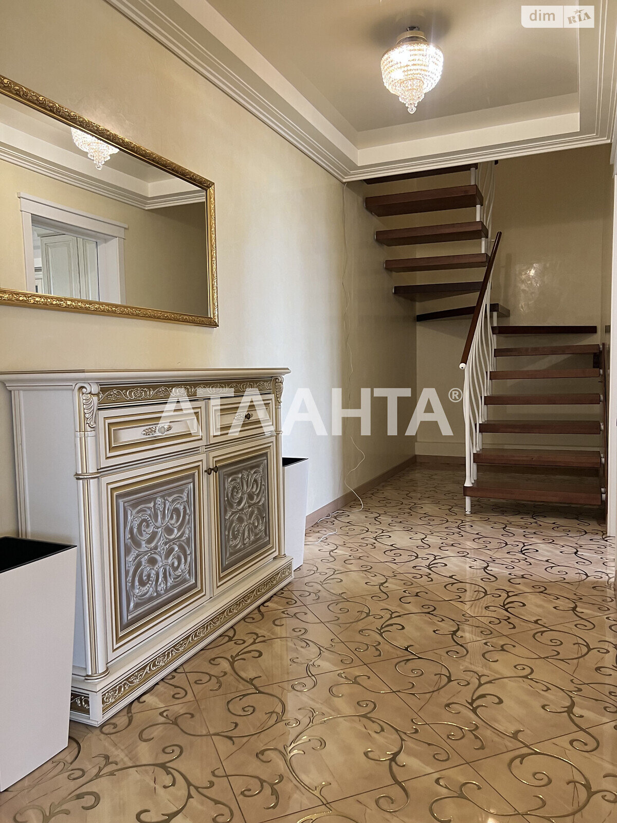 Продажа четырехкомнатной квартиры в Киеве, на просп. Науки, кв. 777, район Мышеловка фото 1