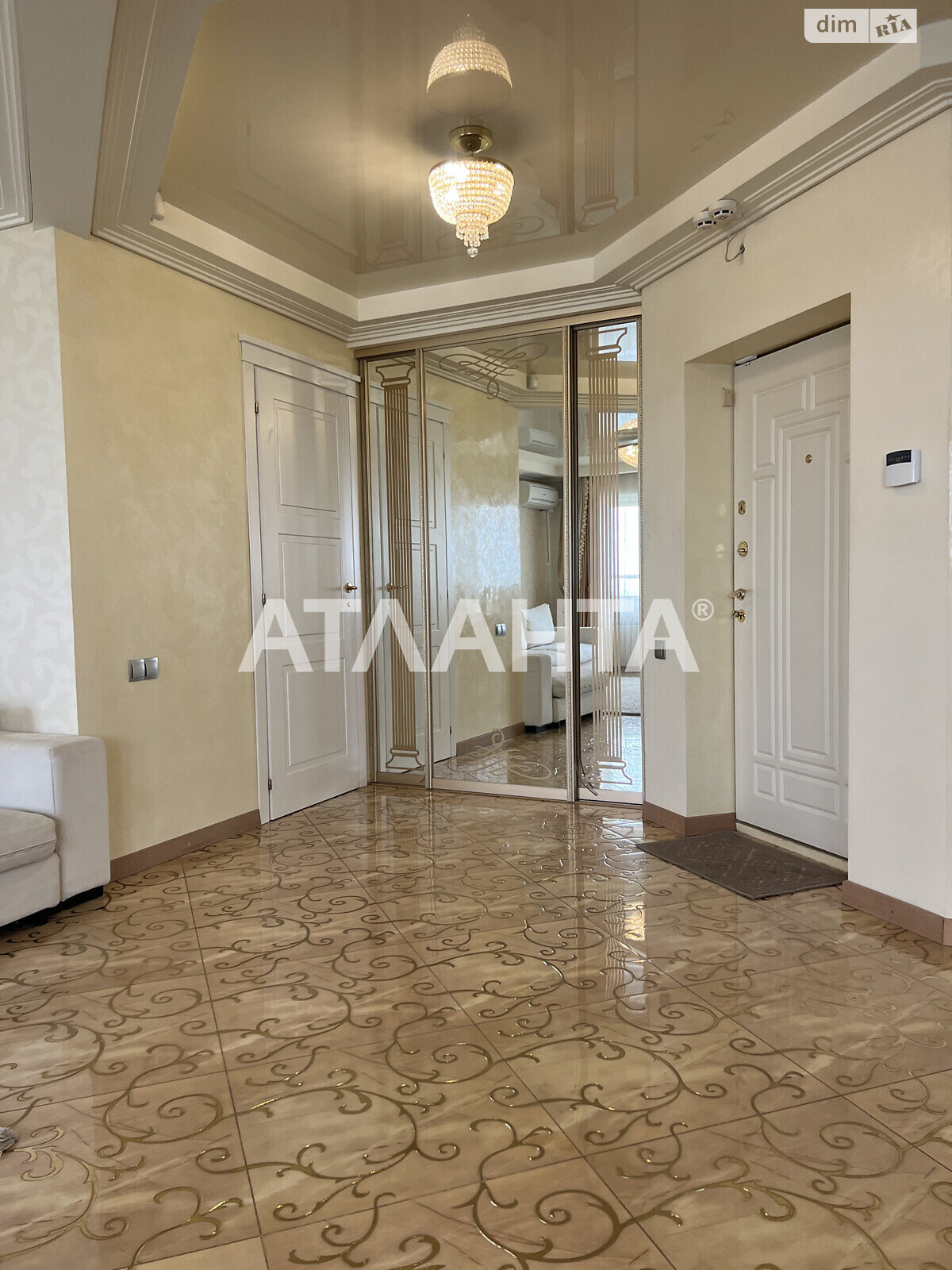 Продажа четырехкомнатной квартиры в Киеве, на просп. Науки, кв. 777, район Мышеловка фото 1