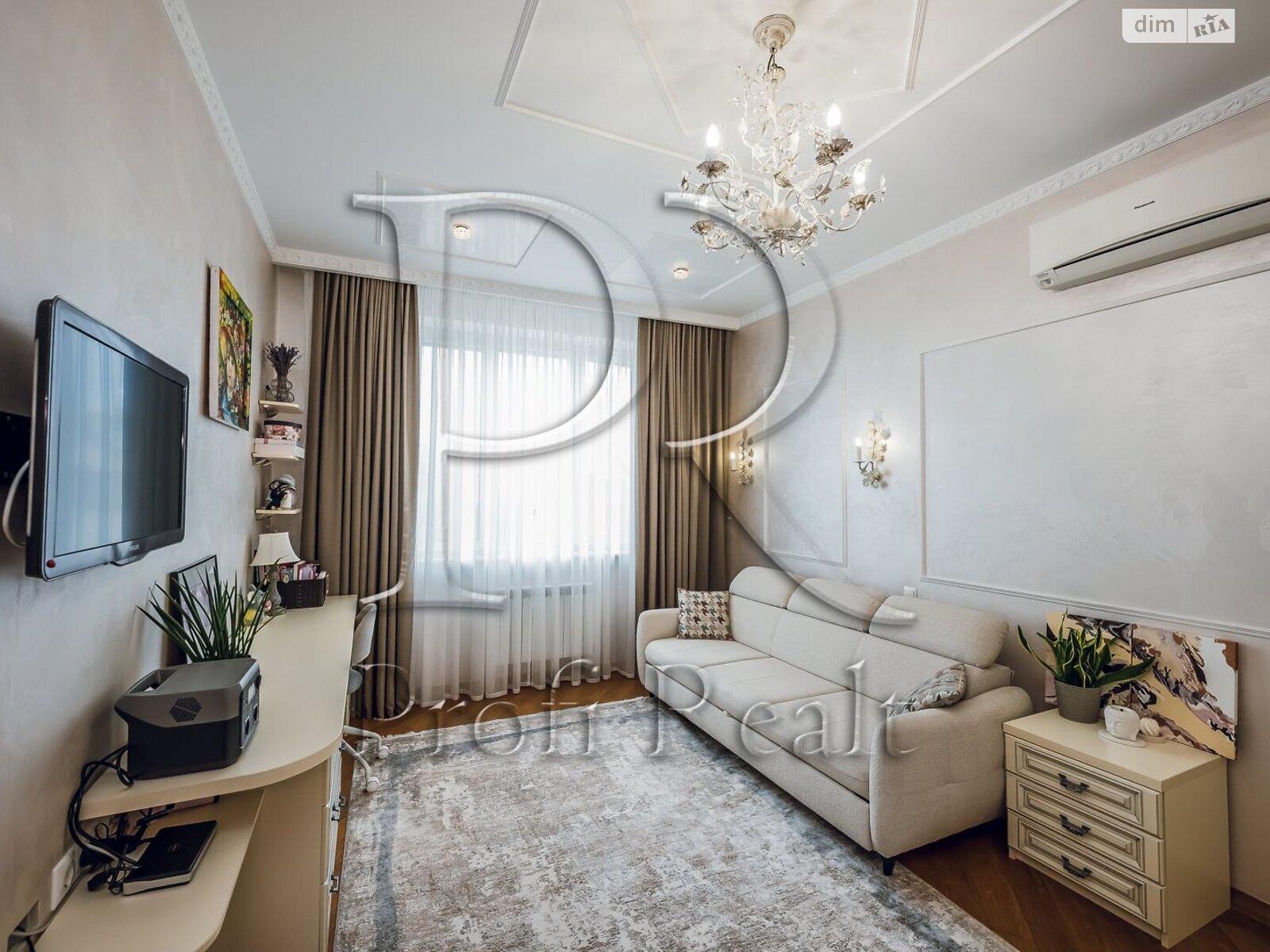 Продаж трикімнатної квартири в Києві, на просп. Науки 30, район Голосіївський фото 1 Продаж трикімнатної квартири в Києві, на просп. Науки 30, район Голосіївський фото 1