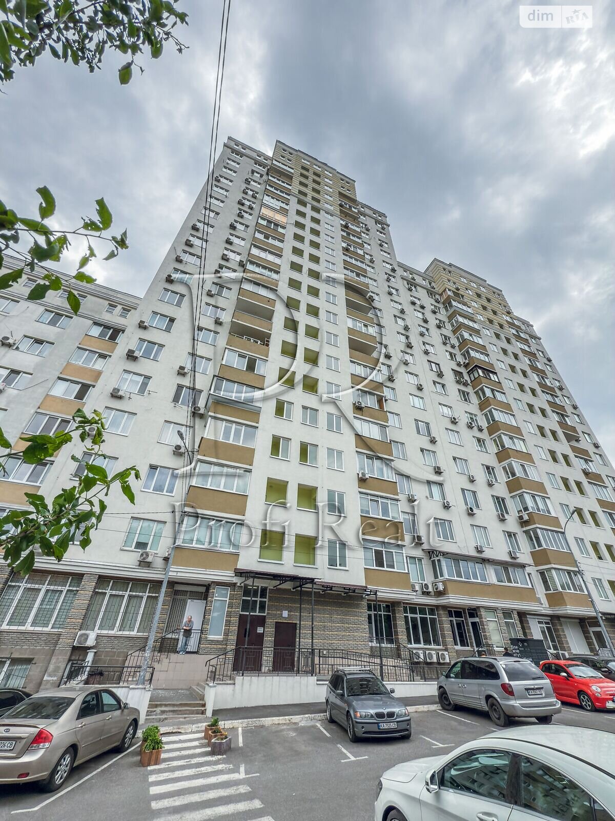 Продаж трикімнатної квартири в Києві, на просп. Науки 30, район Голосіївський фото 1 Продаж трикімнатної квартири в Києві, на просп. Науки 30, район Голосіївський фото 1