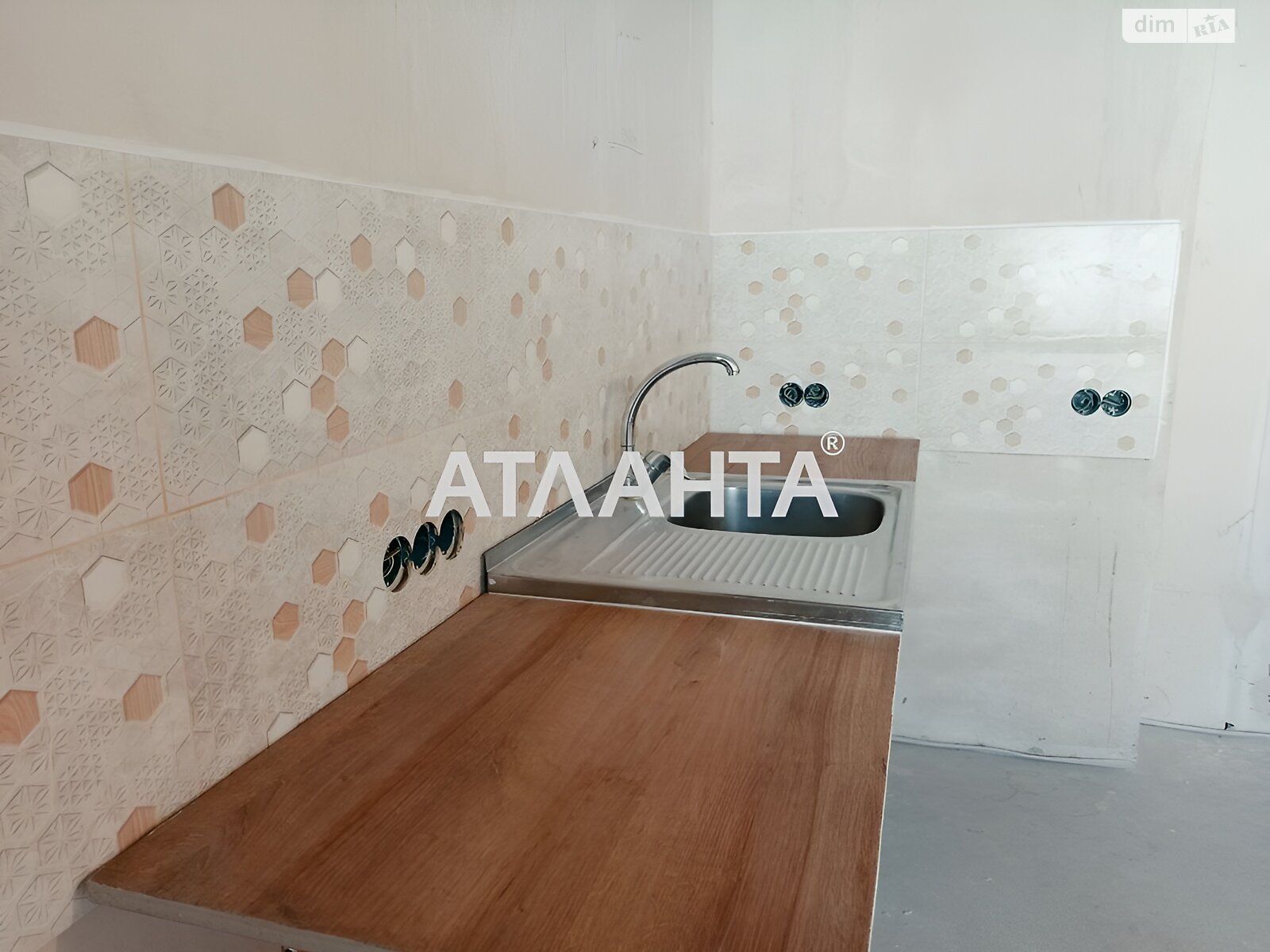 Продажа однокомнатной квартиры в Киеве, на шоссе Одесское, район Голосеевский фото 1 Продажа однокомнатной квартиры в Киеве, на шоссе Одесское, район Голосеевский фото 1