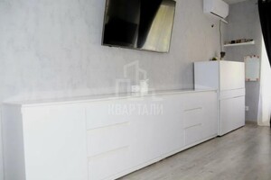 Продажа трехкомнатной квартиры в Киеве, на просп. Голосеевский 46А, район Голосеевский фото 2