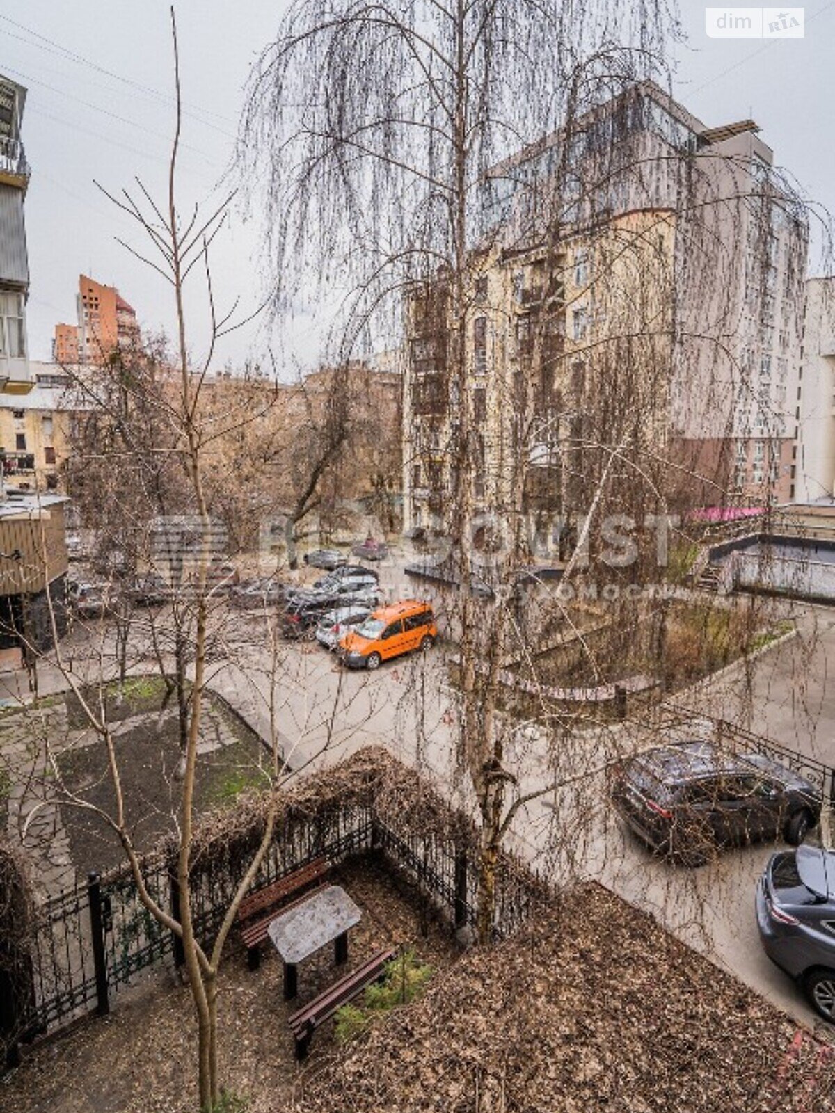 Продаж трикімнатної квартири в Києві, на вул. Саксаганського 29, район Голосіївський фото 1
