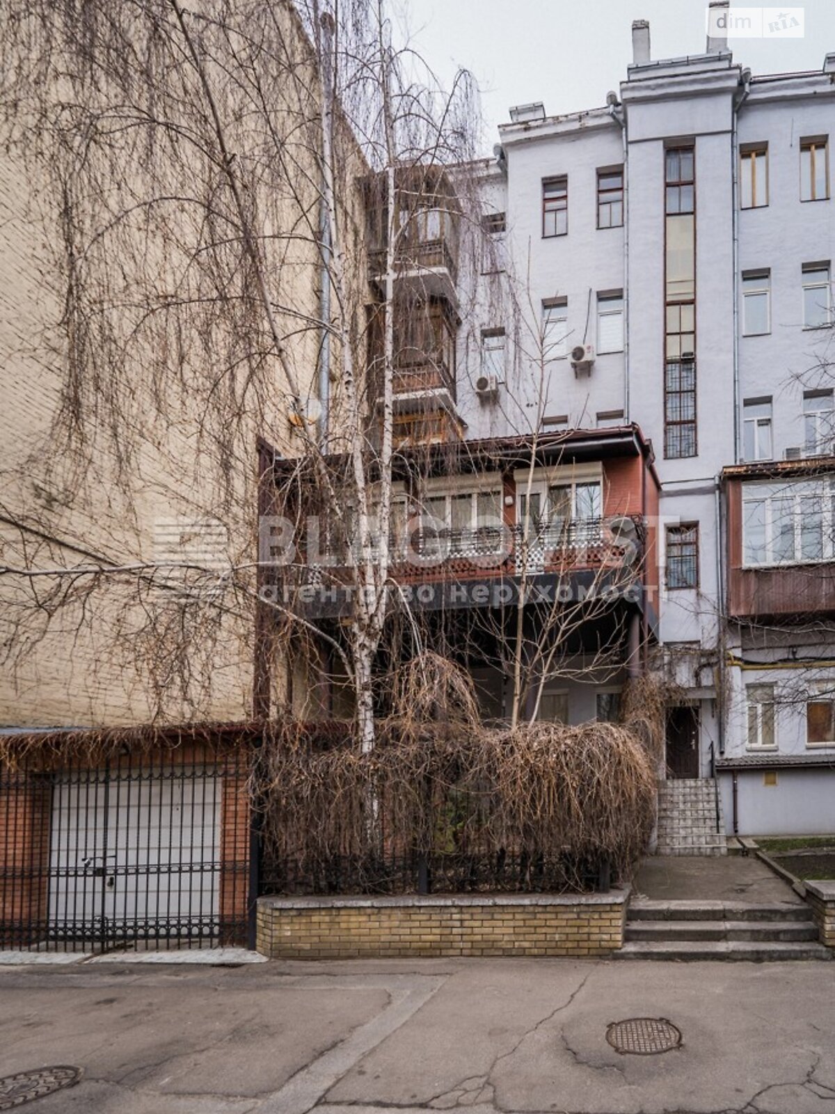 Продаж трикімнатної квартири в Києві, на вул. Саксаганського, район Голосіївський фото 1 Продаж трикімнатної квартири в Києві, на вул. Саксаганського, район Голосіївський фото 1