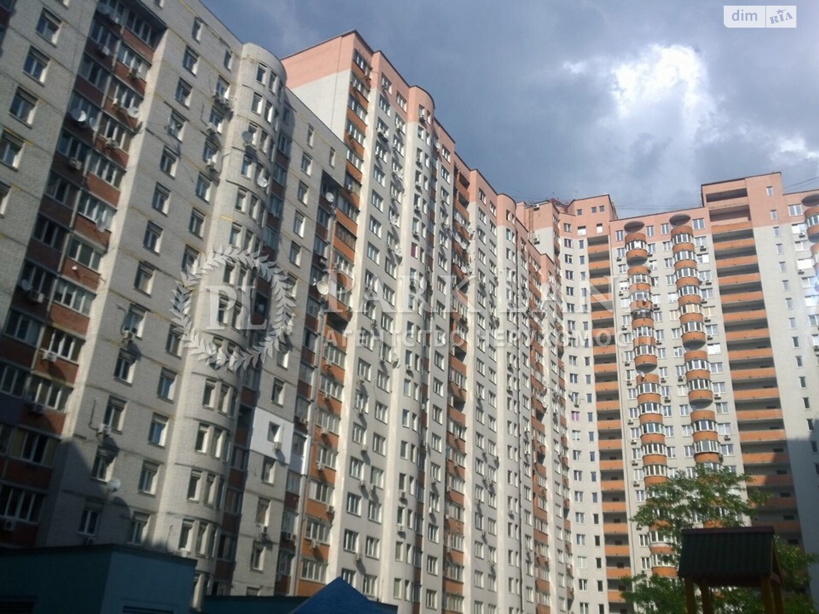Продажа четырехкомнатной квартиры в Киеве, на ул. Саперно-Слободская 10, район Голосеевский фото 1