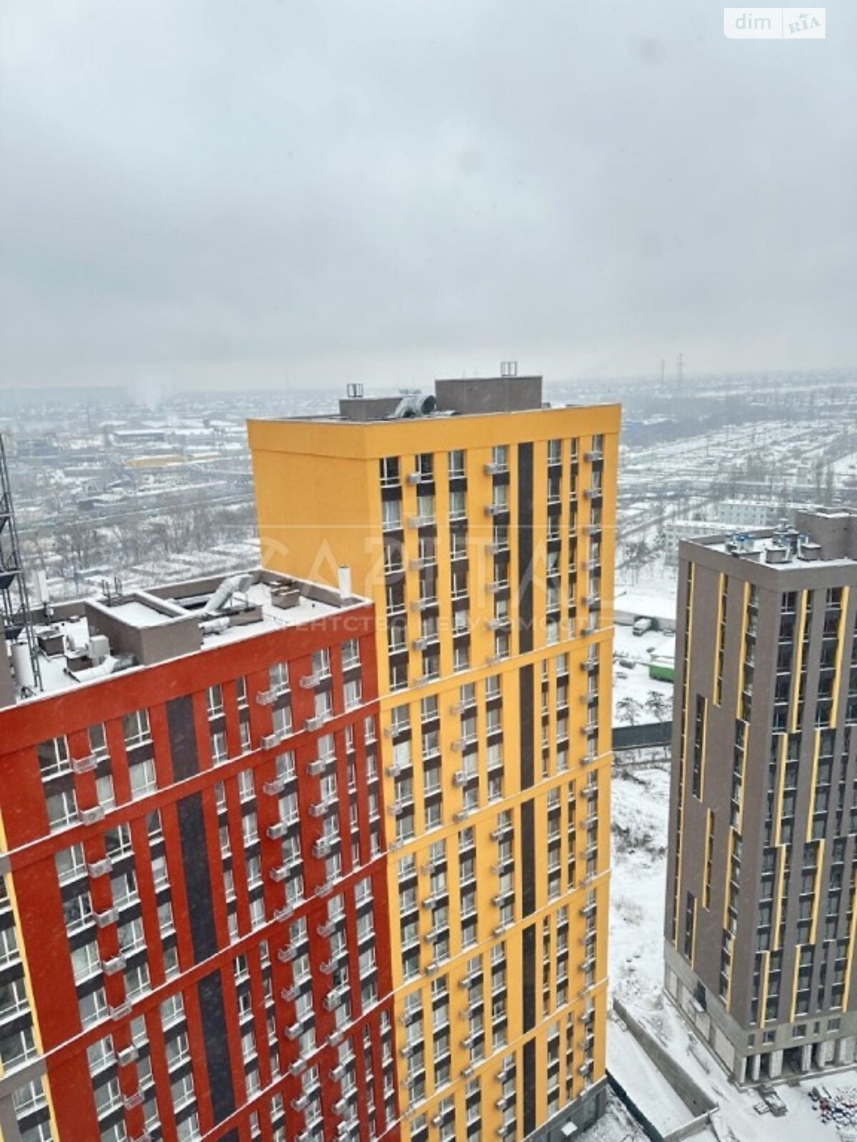 Продажа трехкомнатной квартиры в Киеве, на шоссе Столичное, район Голосеевский фото 1 Продажа трехкомнатной квартиры в Киеве, на шоссе Столичное, район Голосеевский фото 1