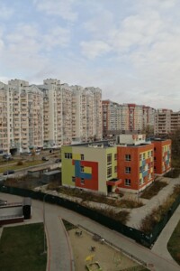 Продаж трикімнатної квартири в Києві, на вул. Юлії Здановської, район Голосіївський фото 2