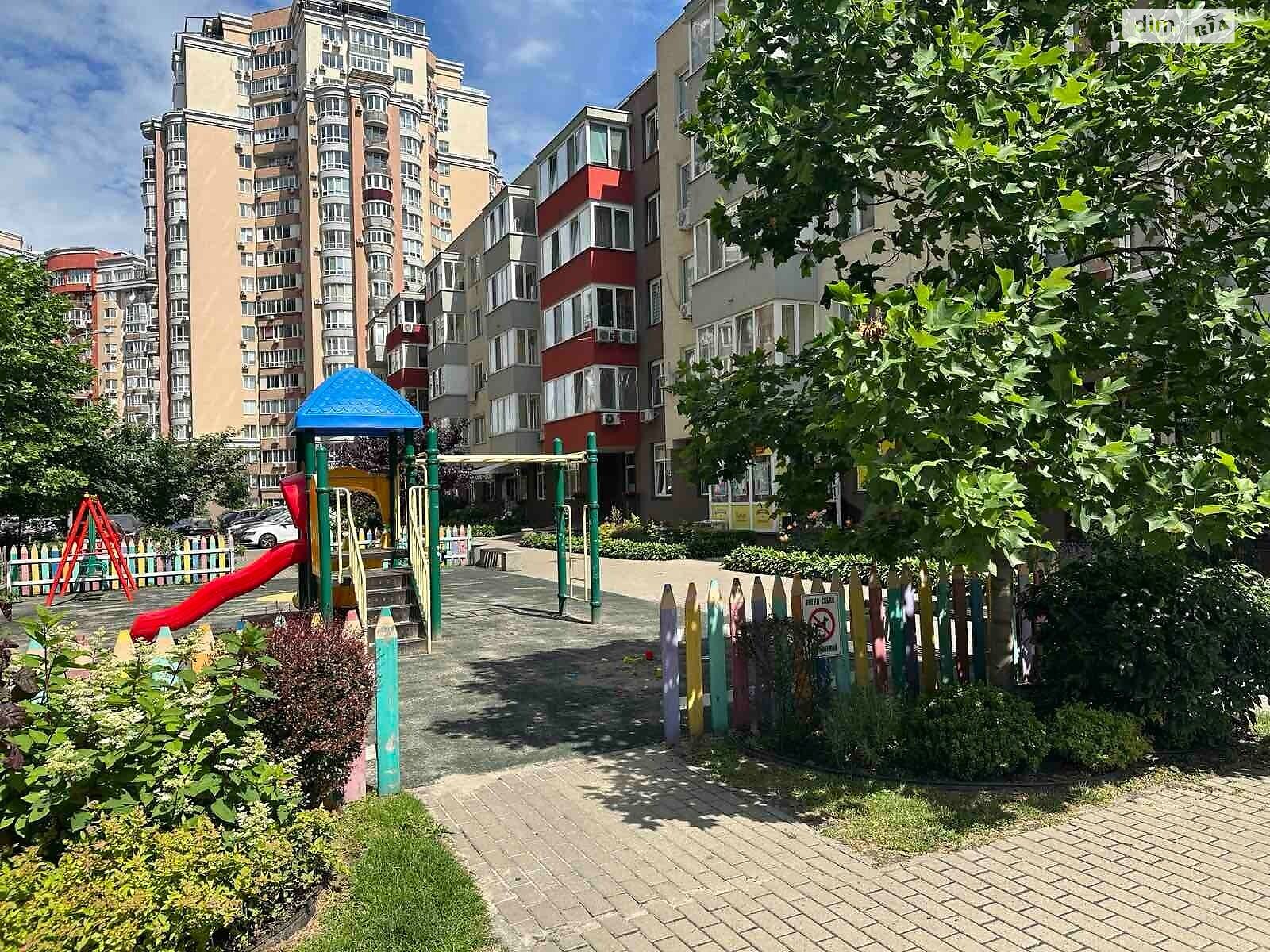Продаж чотирикімнатної квартири в Києві, на вул. Юлії Здановської 48, район Голосіївський фото 1 Продаж чотирикімнатної квартири в Києві, на вул. Юлії Здановської 48, район Голосіївський фото 1