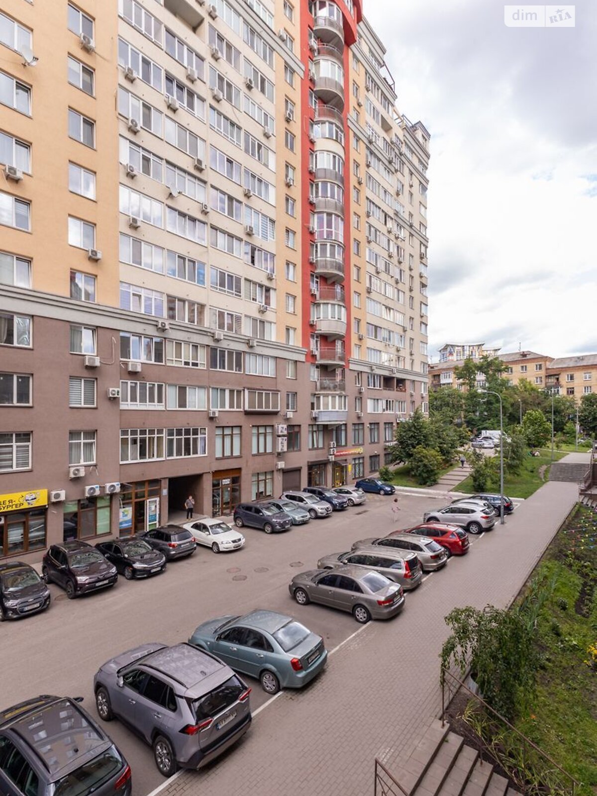 Продаж чотирикімнатної квартири в Києві, на вул. Юлії Здановської 48, район Голосіївський фото 1 Продаж чотирикімнатної квартири в Києві, на вул. Юлії Здановської 48, район Голосіївський фото 1