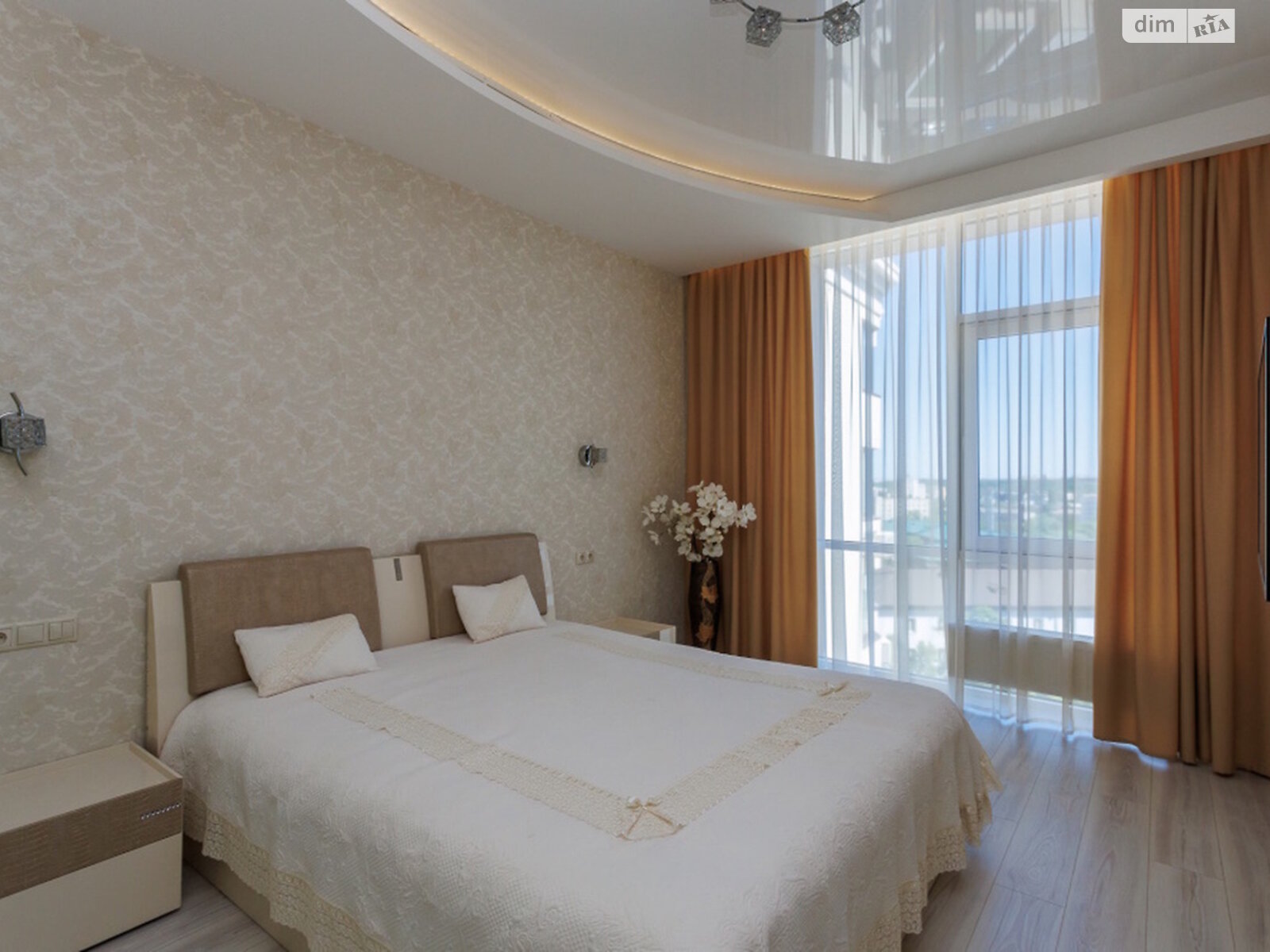 Продажа трехкомнатной квартиры в Киеве, на ул. Юлии Здановской 71Д, район Голосеевский фото 1 Продажа трехкомнатной квартиры в Киеве, на ул. Юлии Здановской 71Д, район Голосеевский фото 1