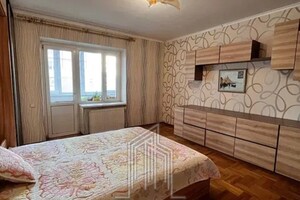 Продажа трехкомнатной квартиры в Киеве, на ул. Степана Рудницкого 13, район Голосеевский фото 2