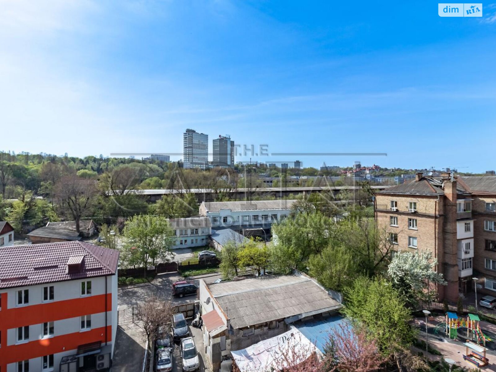 Продаж трикімнатної квартири в Києві, на вул. Мальовнича 48, район Голосіївський фото 1 Продаж трикімнатної квартири в Києві, на вул. Мальовнича 48, район Голосіївський фото 1
