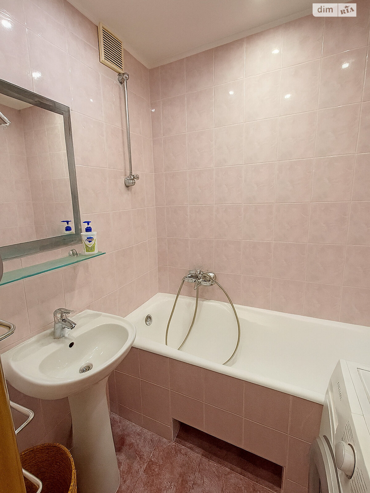 Продажа трехкомнатной квартиры в Киеве, на ул. Армянская 3, район Харьковский Массив фото 1