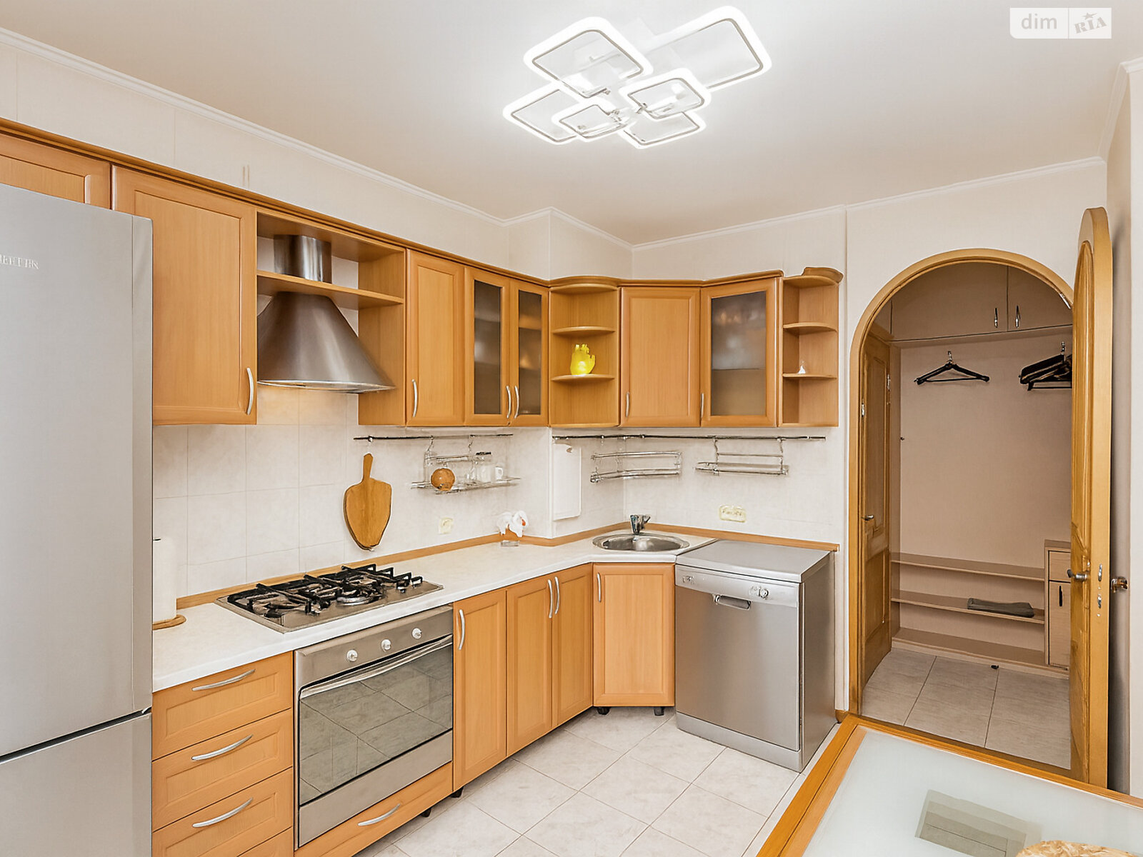 Продажа трехкомнатной квартиры в Киеве, на ул. Армянская 3, район Харьковский Массив фото 1