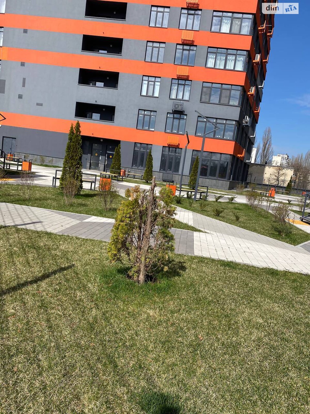 Продаж трикімнатної квартири в Києві, на вул. Братів Чибінєєвих 8Б, район Харківський Масив фото 1 Продаж трикімнатної квартири в Києві, на вул. Братів Чибінєєвих 8Б, район Харківський Масив фото 1