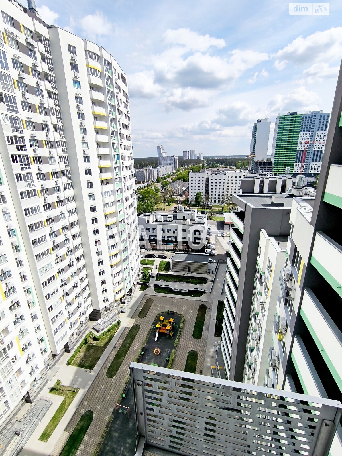 Продажа четырехкомнатной квартиры в Киеве, на шоссе Харьковское 190, район Харьковский Массив фото 1 Продажа четырехкомнатной квартиры в Киеве, на шоссе Харьковское 190, район Харьковский Массив фото 1