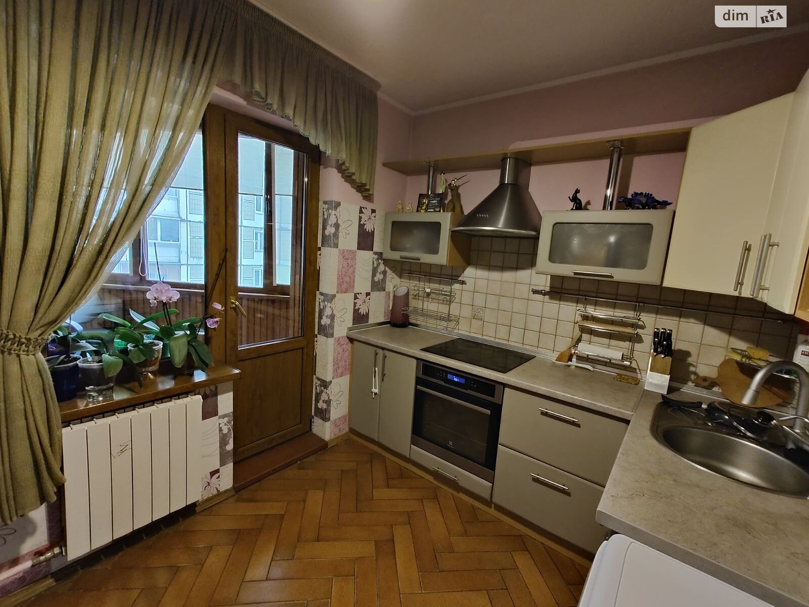 Продаж трикімнатної квартири в Києві, на шосе Харківське 180/21, район Харківський Масив фото 1 Продаж трикімнатної квартири в Києві, на шосе Харківське 180/21, район Харківський Масив фото 1