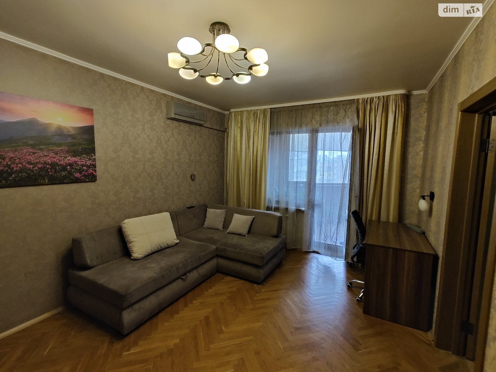 Продаж трикімнатної квартири в Києві, на шосе Харківське 180/21, район Харківський Масив фото 1 Продаж трикімнатної квартири в Києві, на шосе Харківське 180/21, район Харківський Масив фото 1
