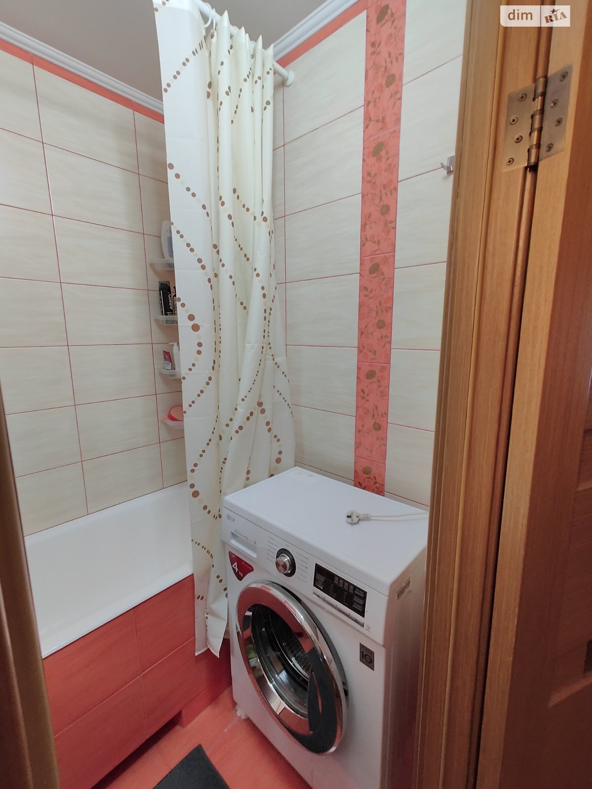 Продаж трикімнатної квартири в Києві, на шосе Харківське 180/21, район Харківський Масив фото 1 Продаж трикімнатної квартири в Києві, на шосе Харківське 180/21, район Харківський Масив фото 1